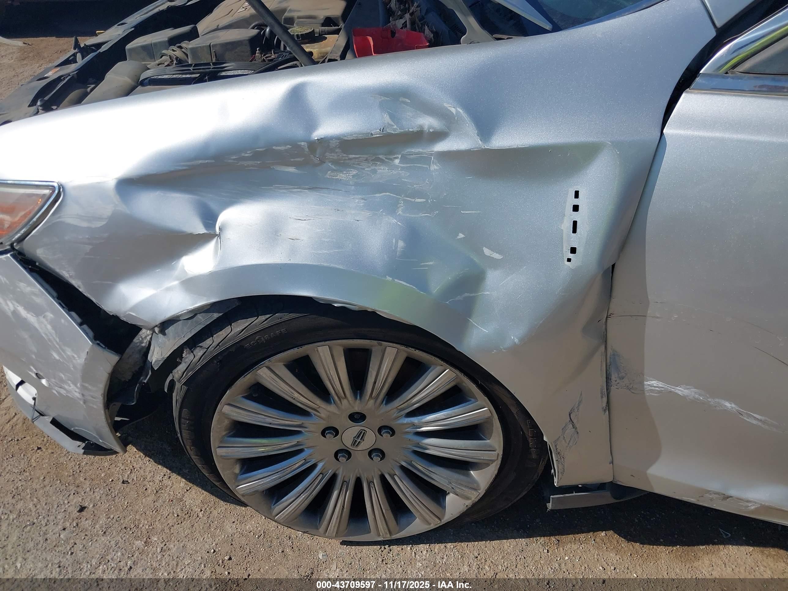 LINCOLN MKS image 6