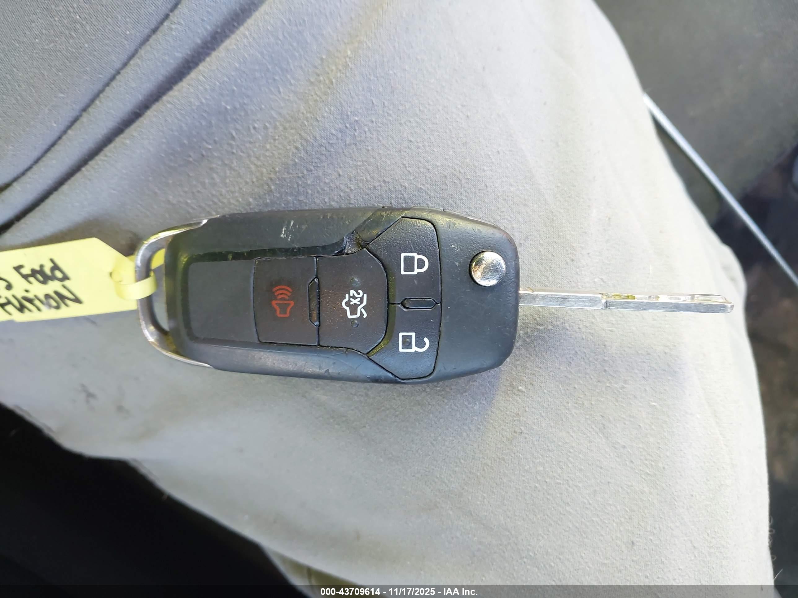 FORD FUSION image 11