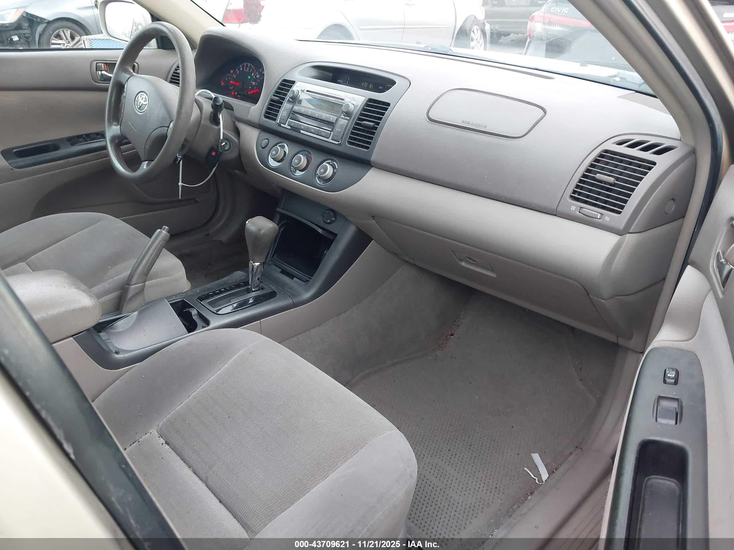 TOYOTA CAMRY image 5
