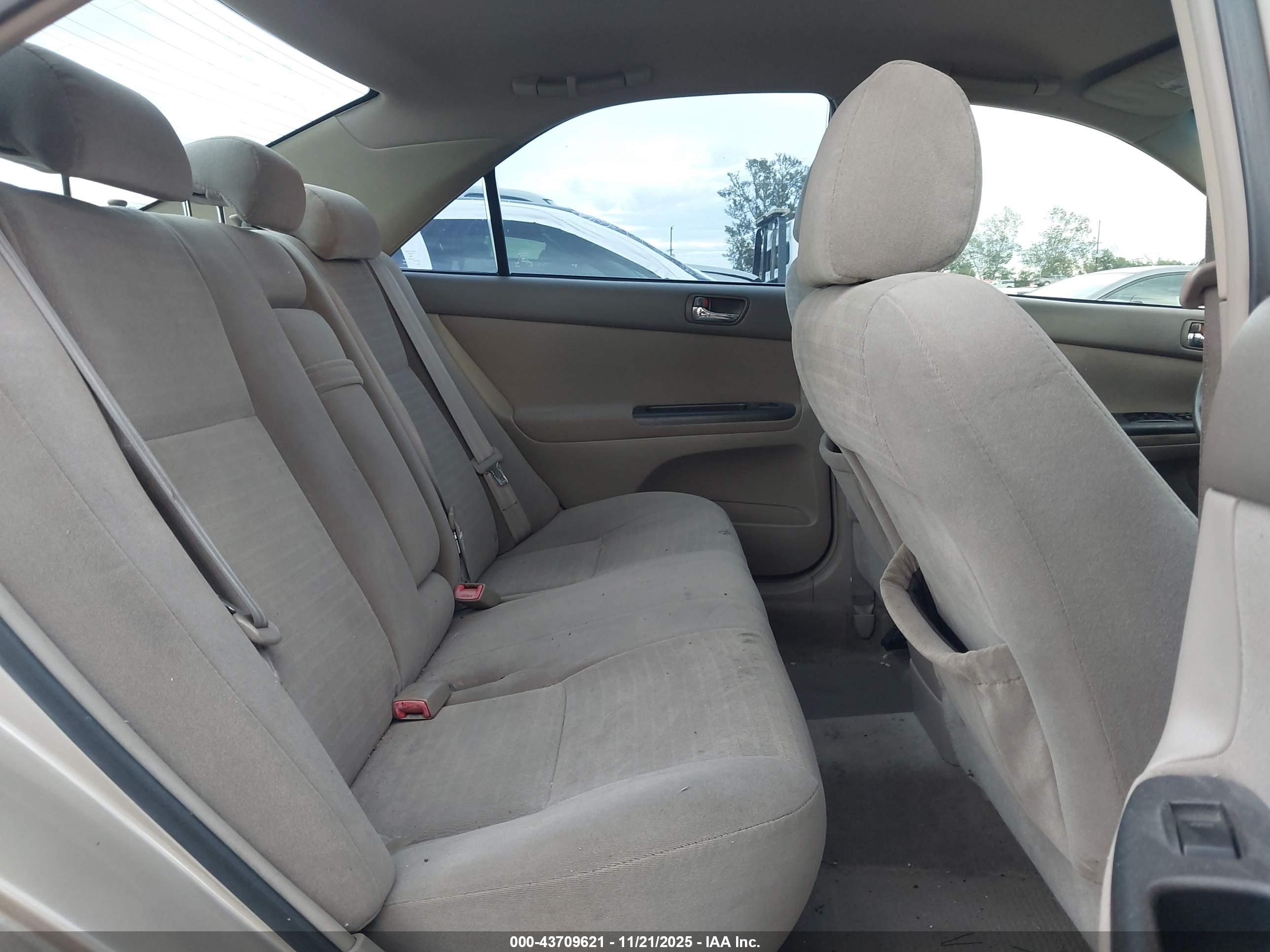 TOYOTA CAMRY image 8