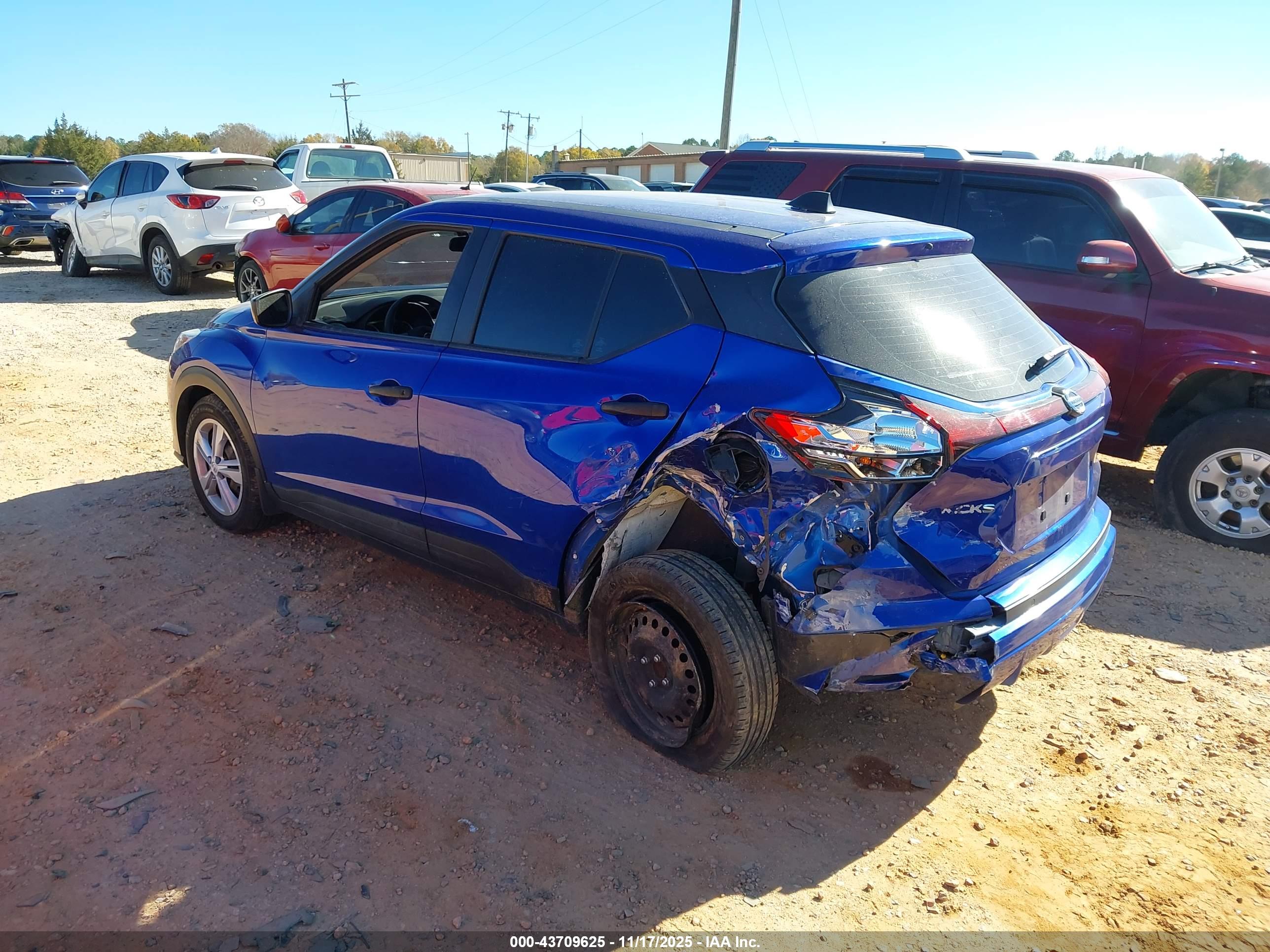 NISSAN KICKS image 3