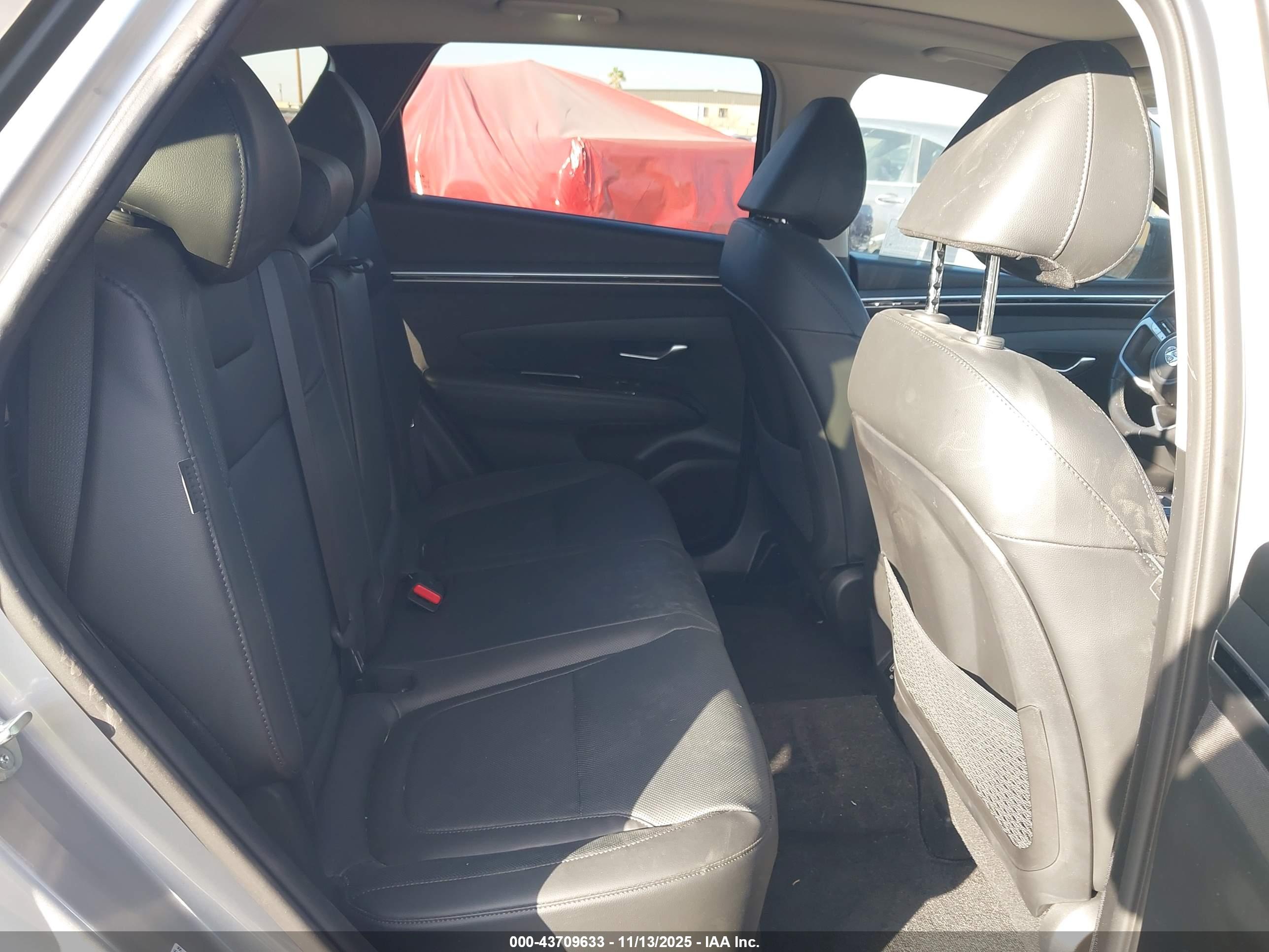 HYUNDAI TUCSON image 8