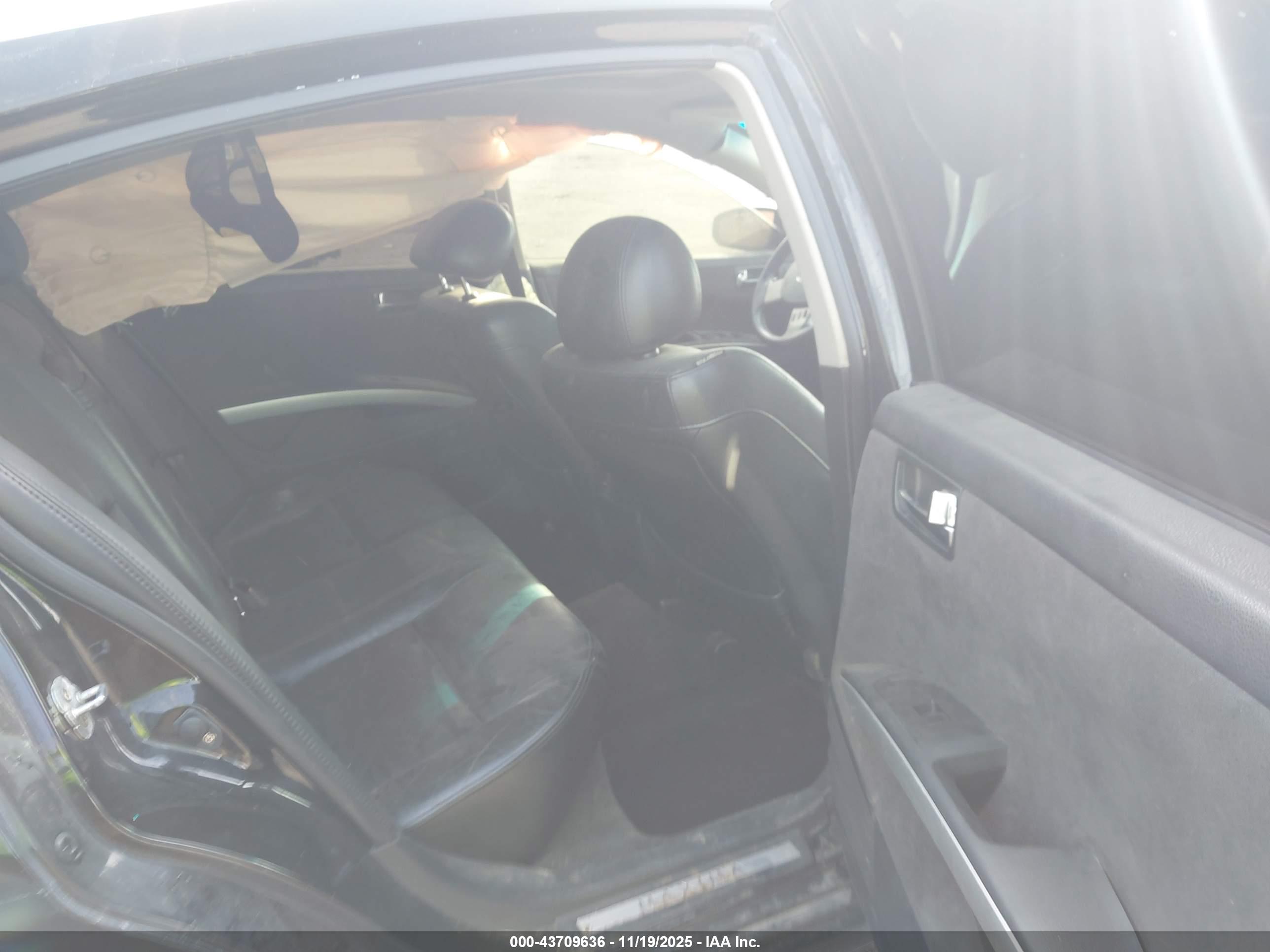 NISSAN MAXIMA image 8