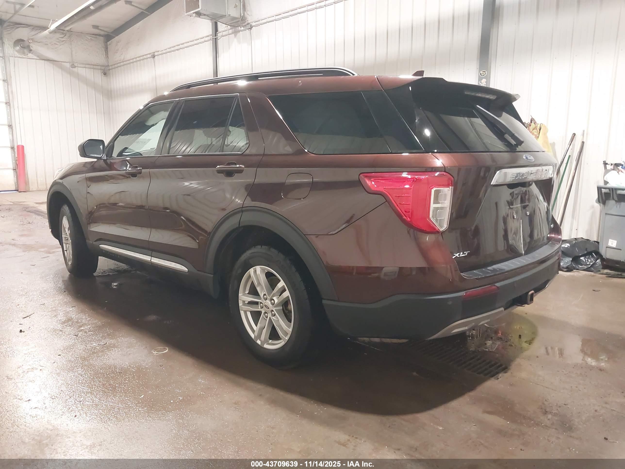 FORD EXPLORER image 3