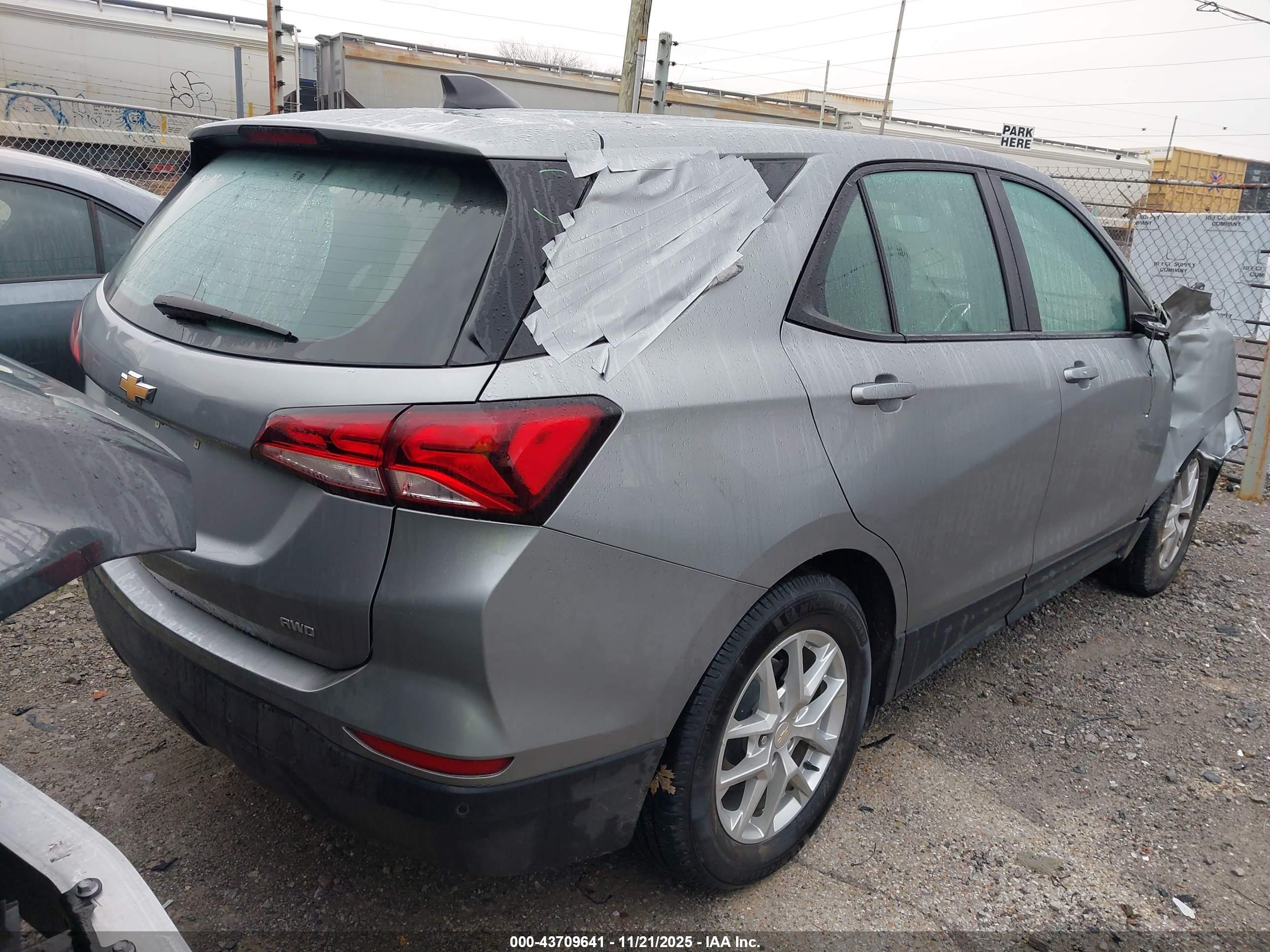 CHEVROLET EQUINOX image 4