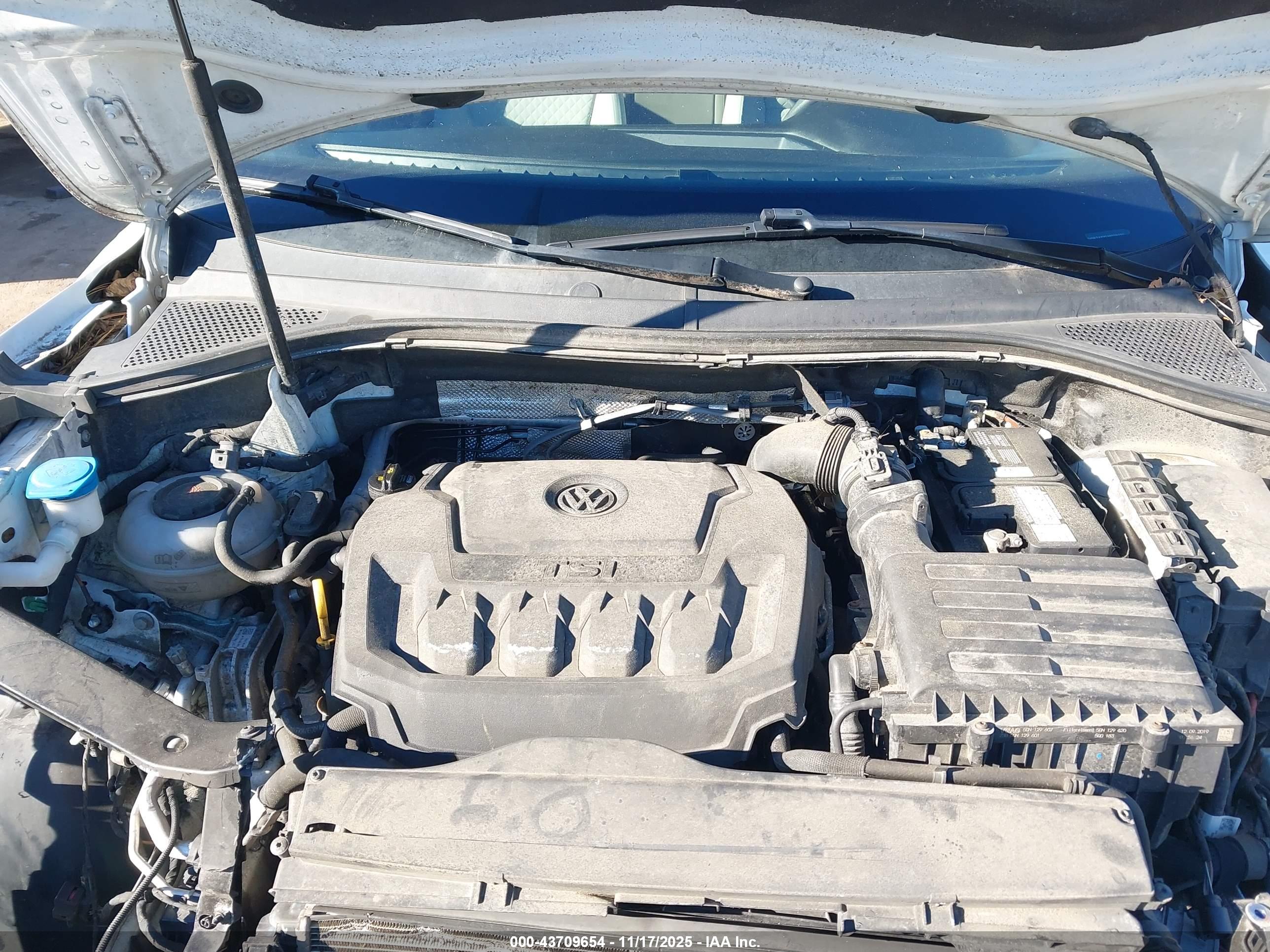VOLKSWAGEN TIGUAN image 10