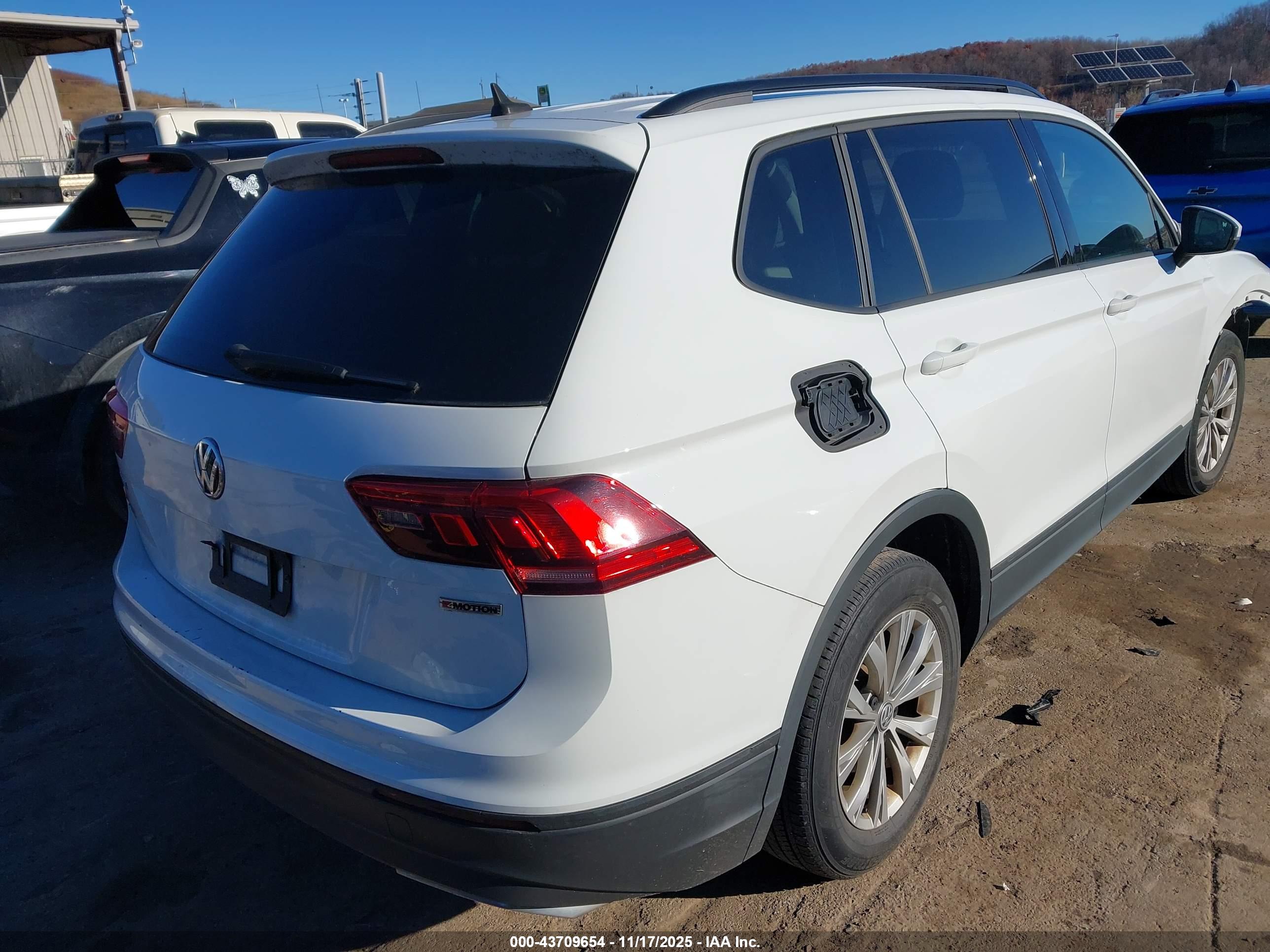 VOLKSWAGEN TIGUAN image 4