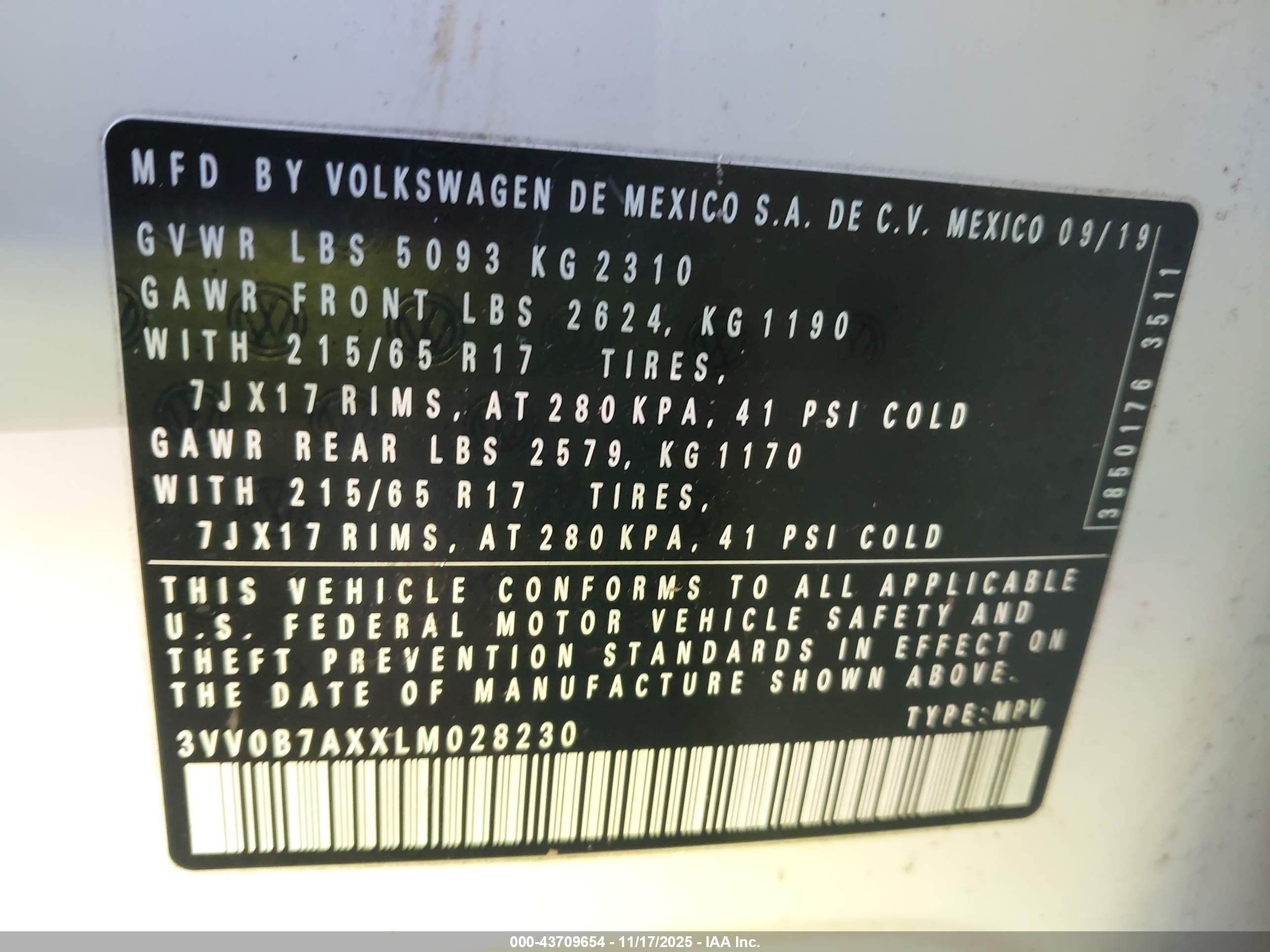 VOLKSWAGEN TIGUAN image 9