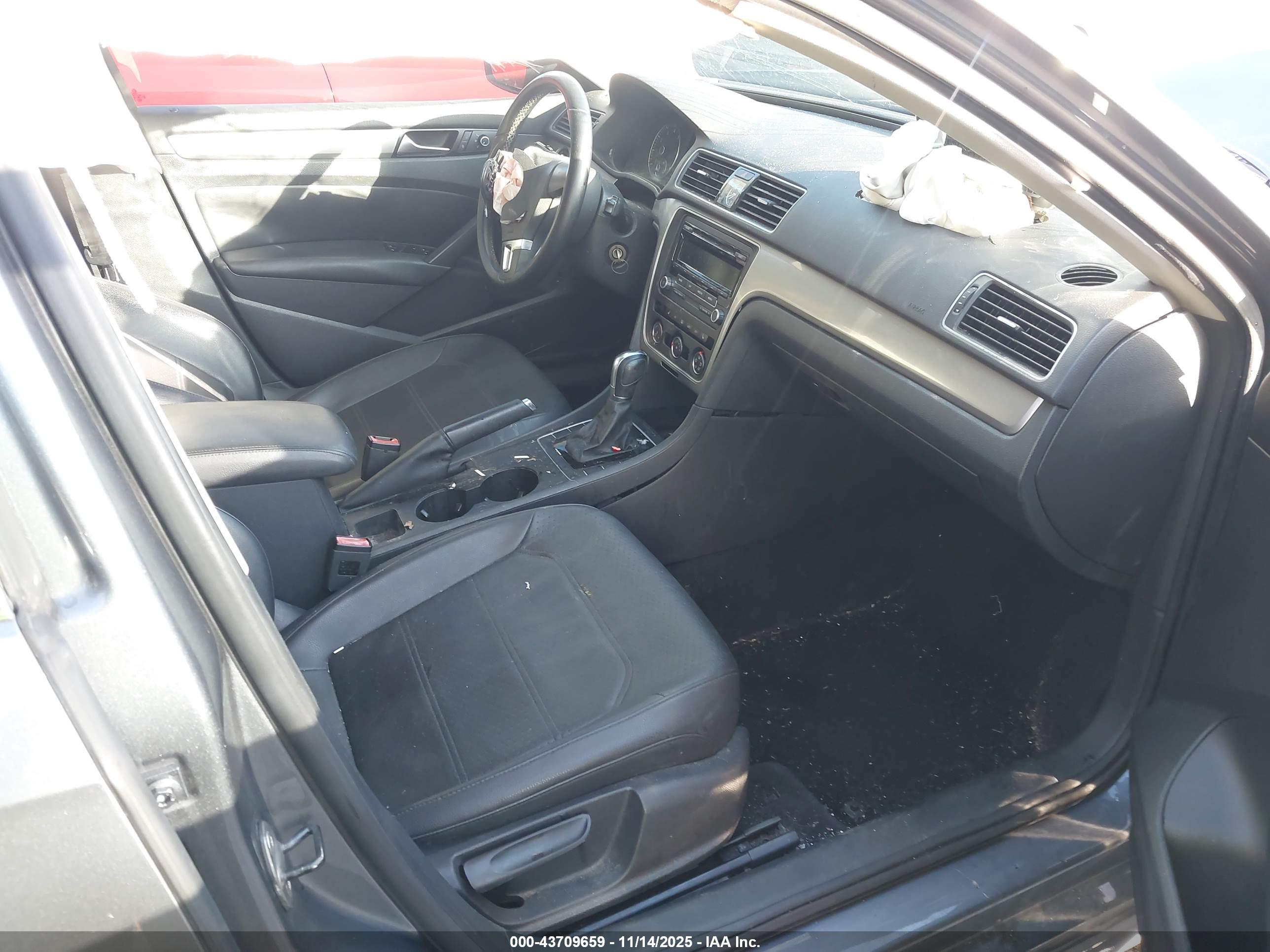 VOLKSWAGEN PASSAT image 5