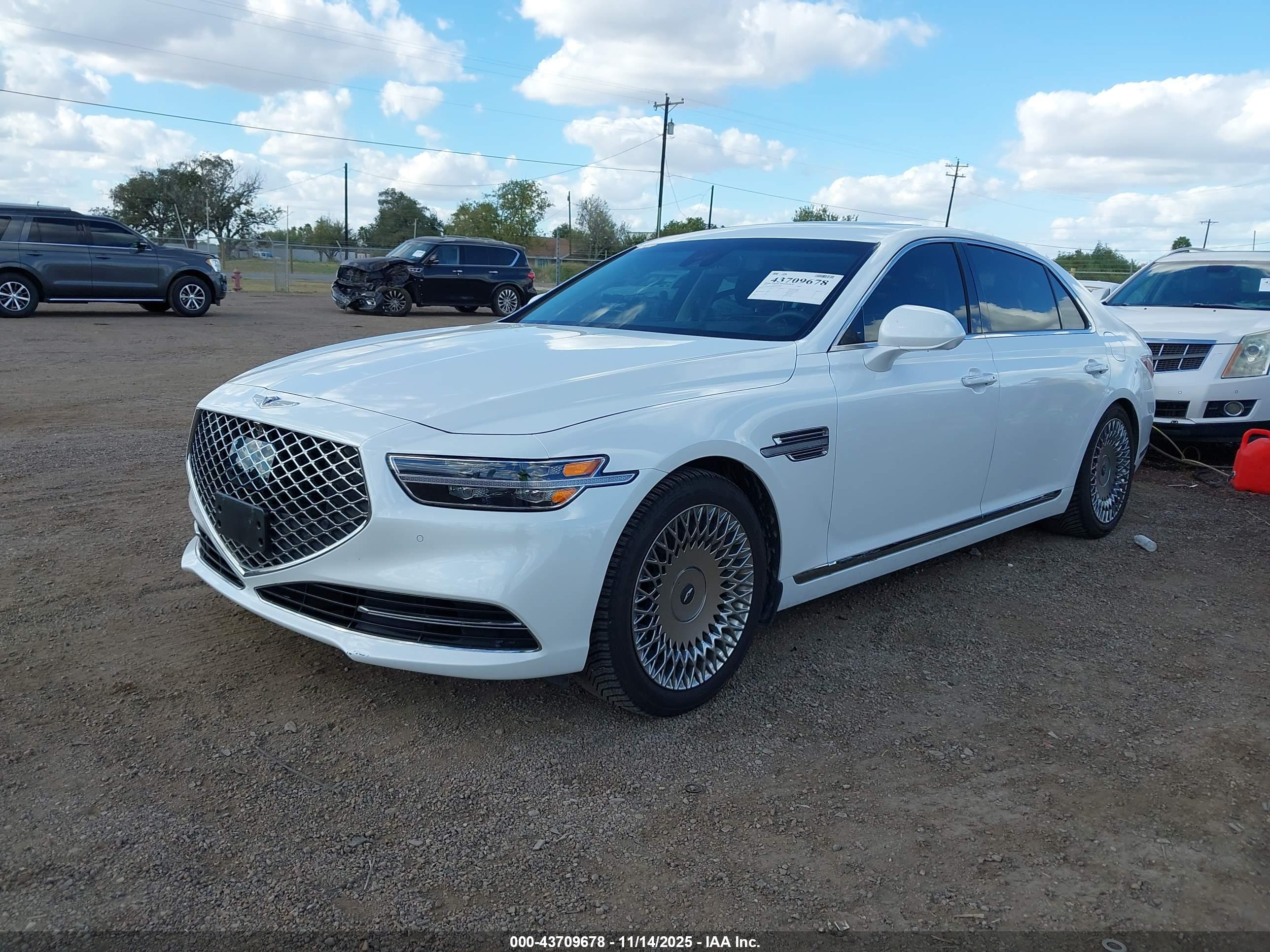 GENESIS G90 image 2