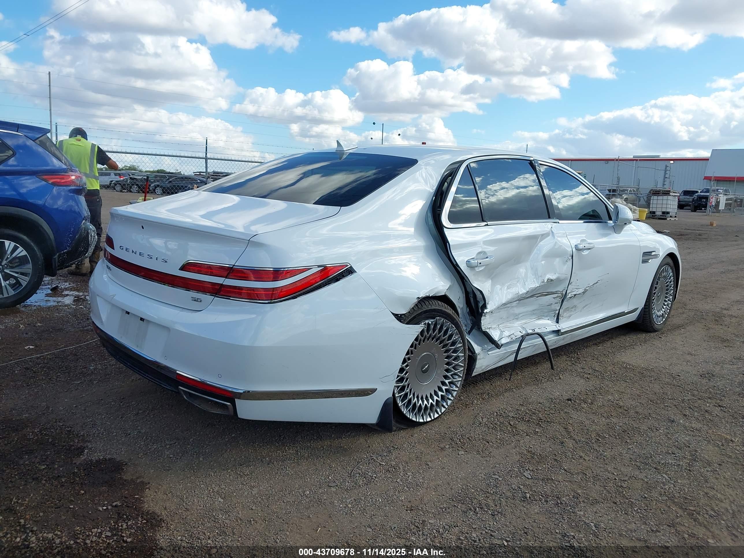 GENESIS G90 image 4
