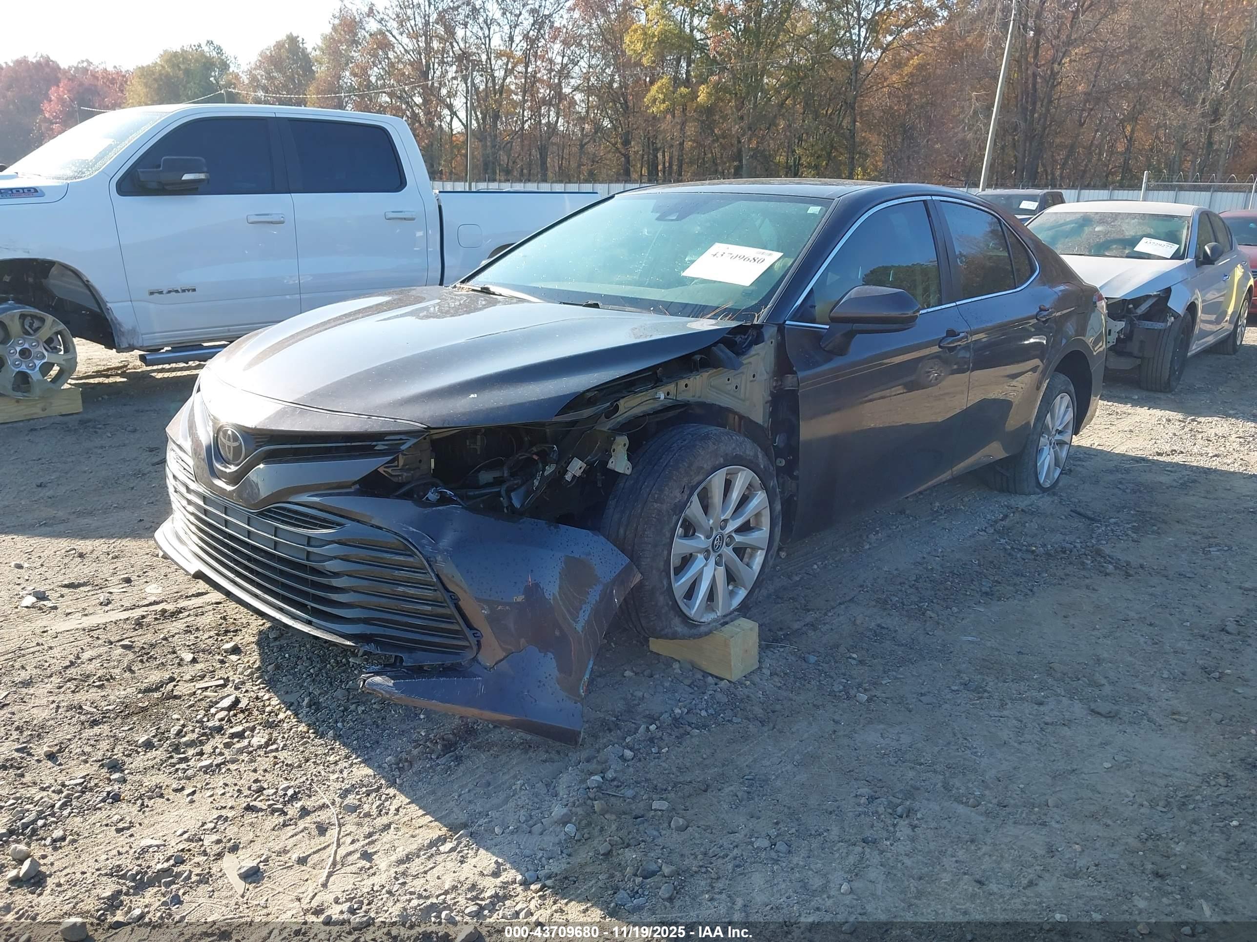 TOYOTA CAMRY image 2