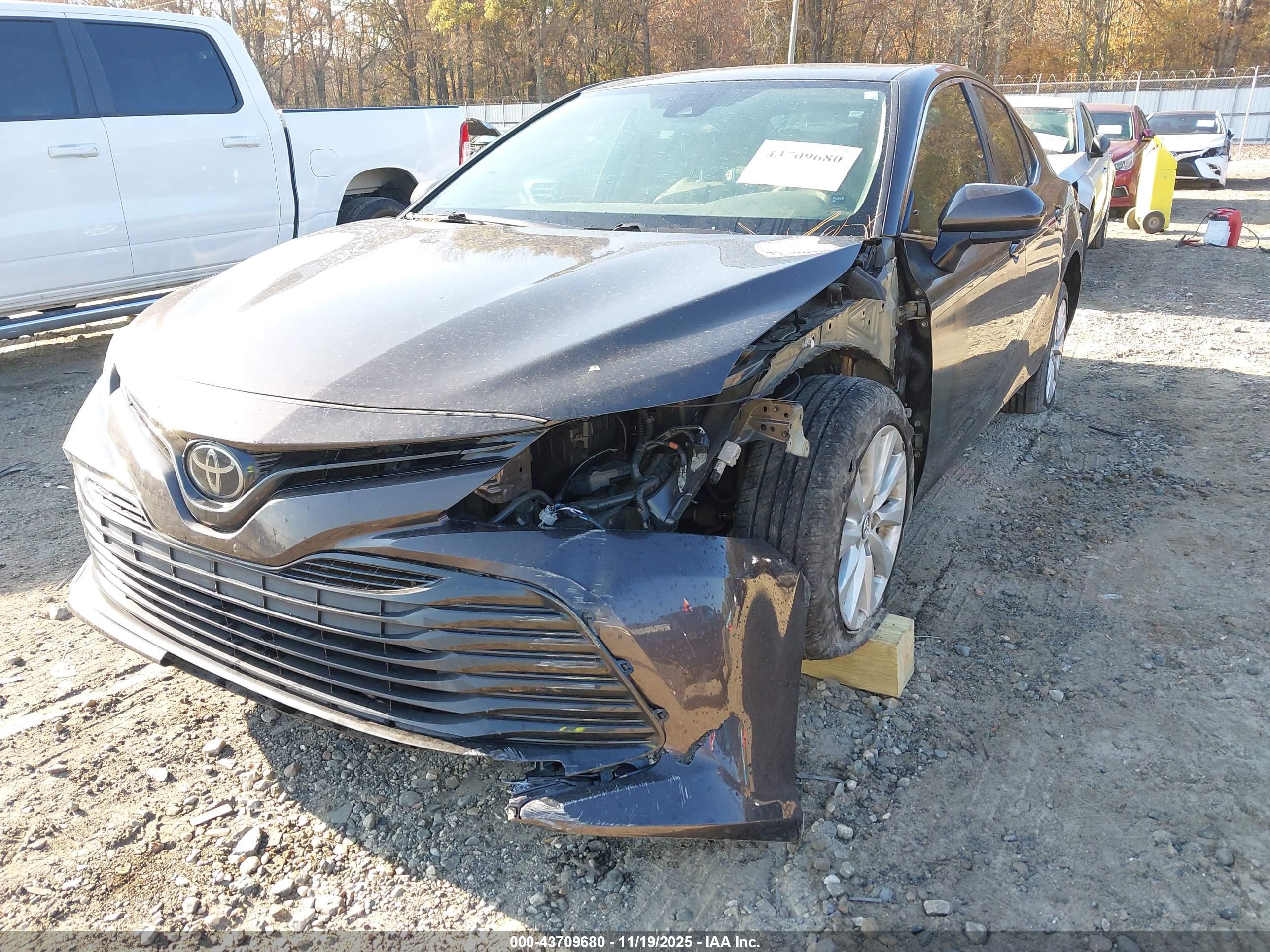 TOYOTA CAMRY image 6