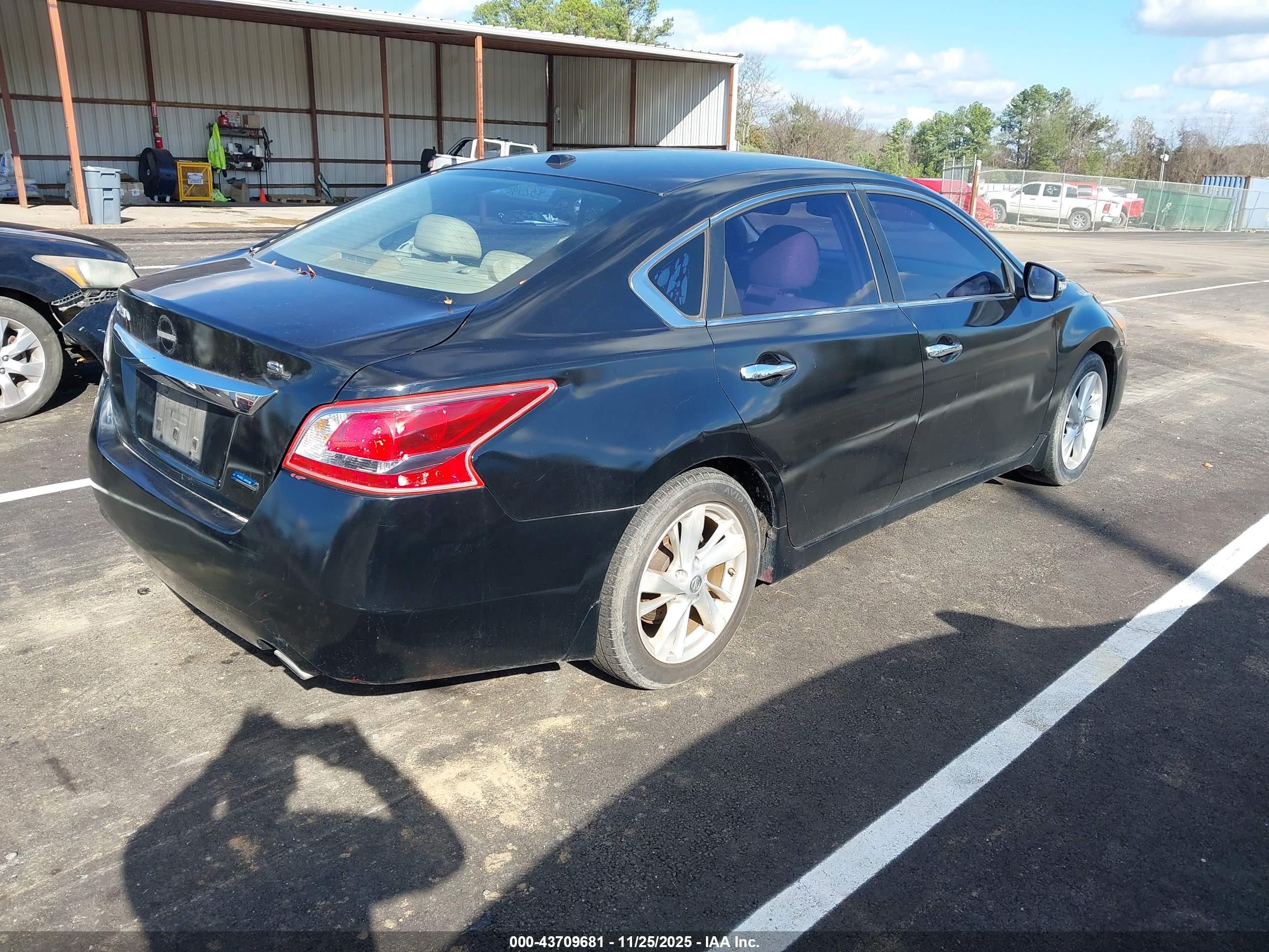 NISSAN ALTIMA image 4
