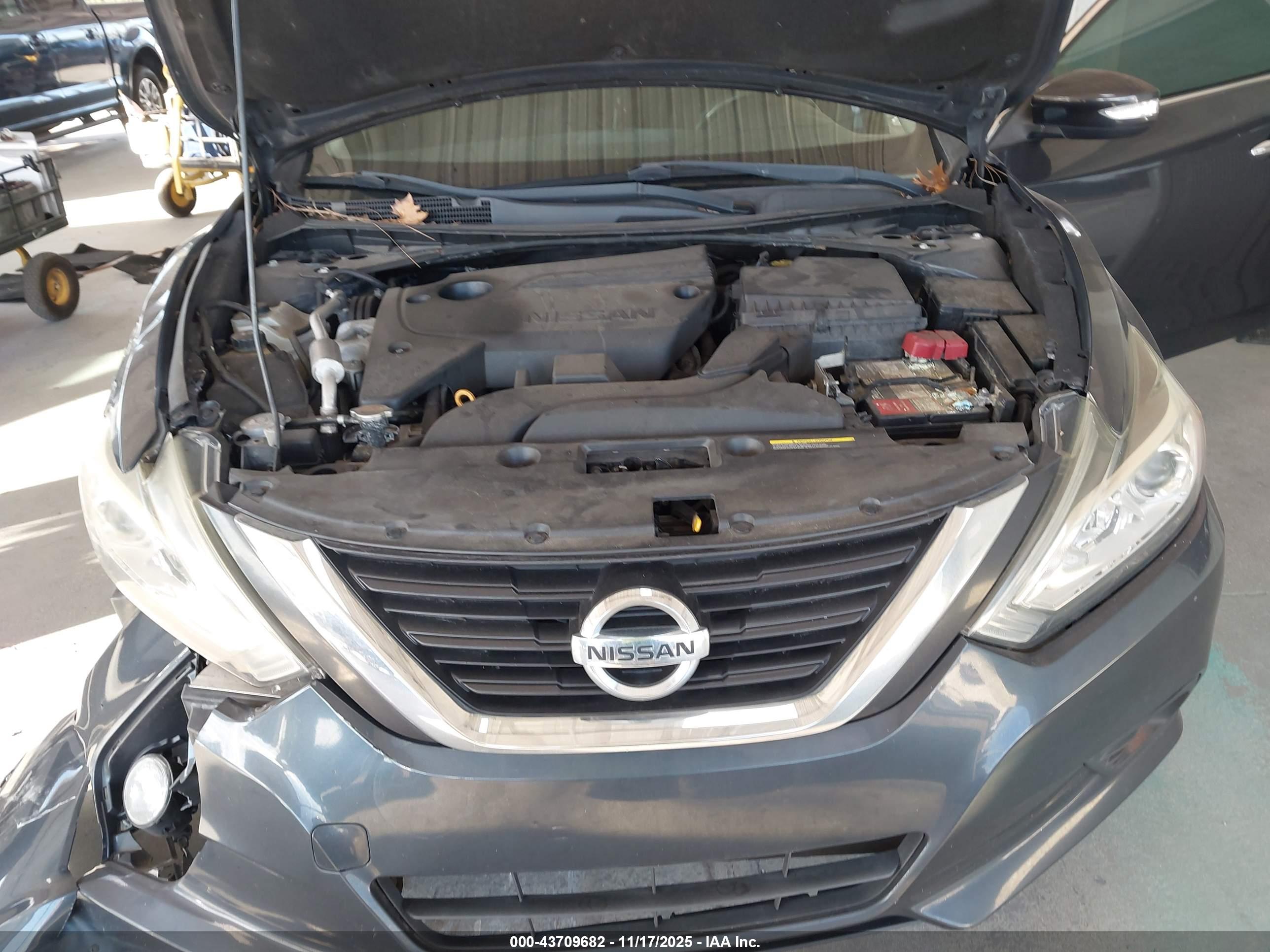 NISSAN ALTIMA image 10