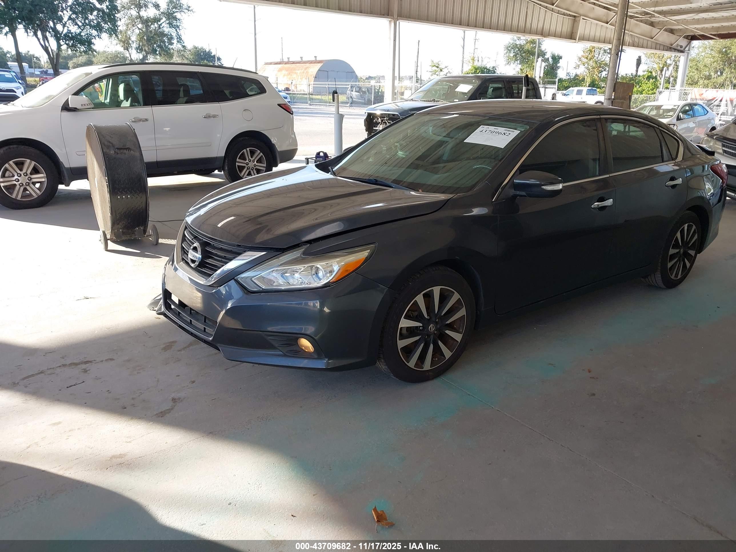 NISSAN ALTIMA image 2