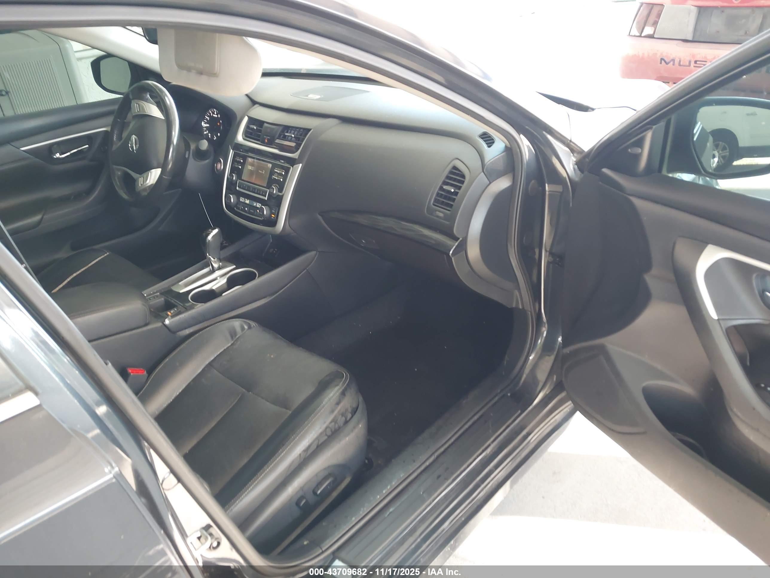 NISSAN ALTIMA image 5