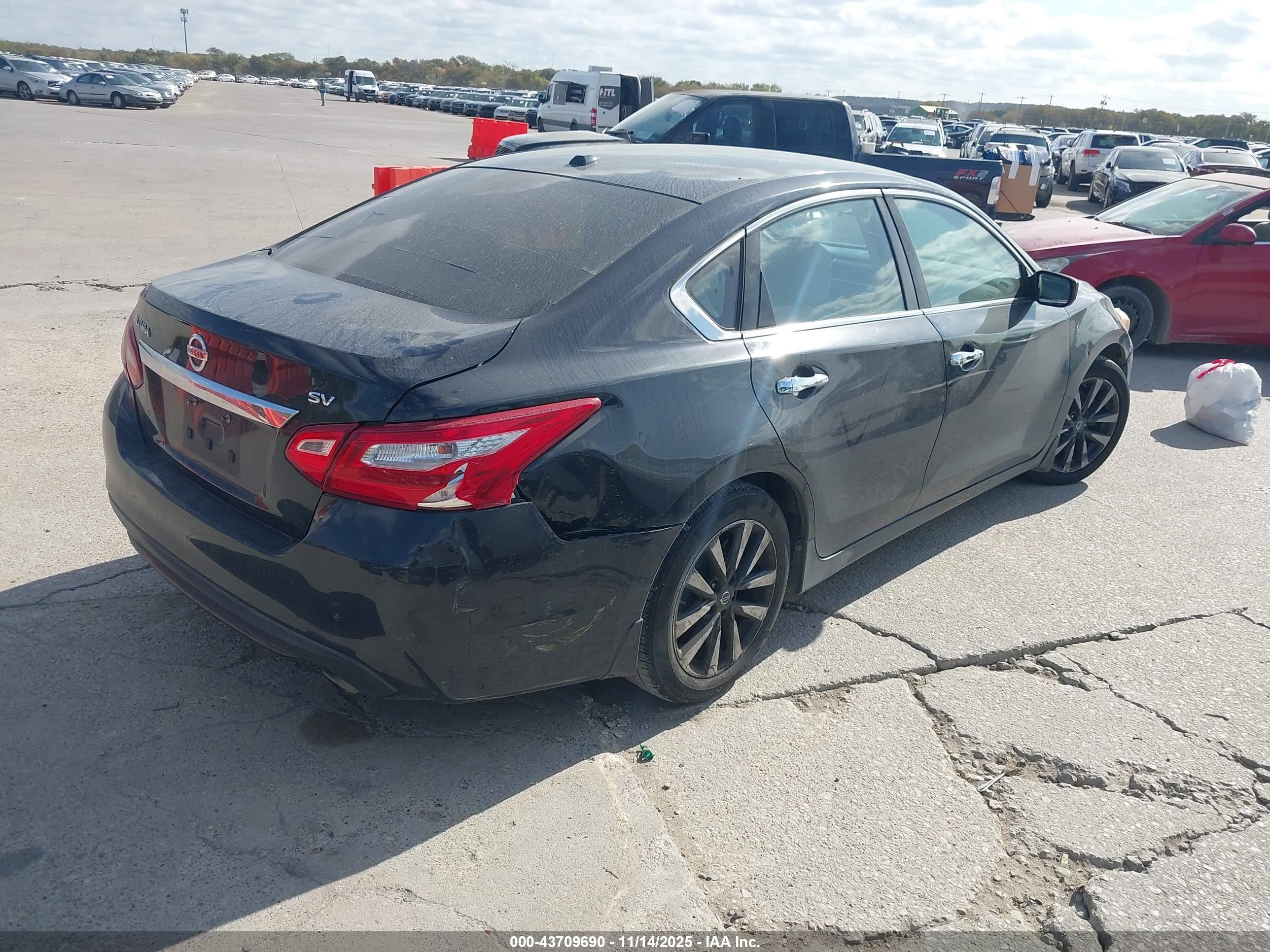 NISSAN ALTIMA image 4