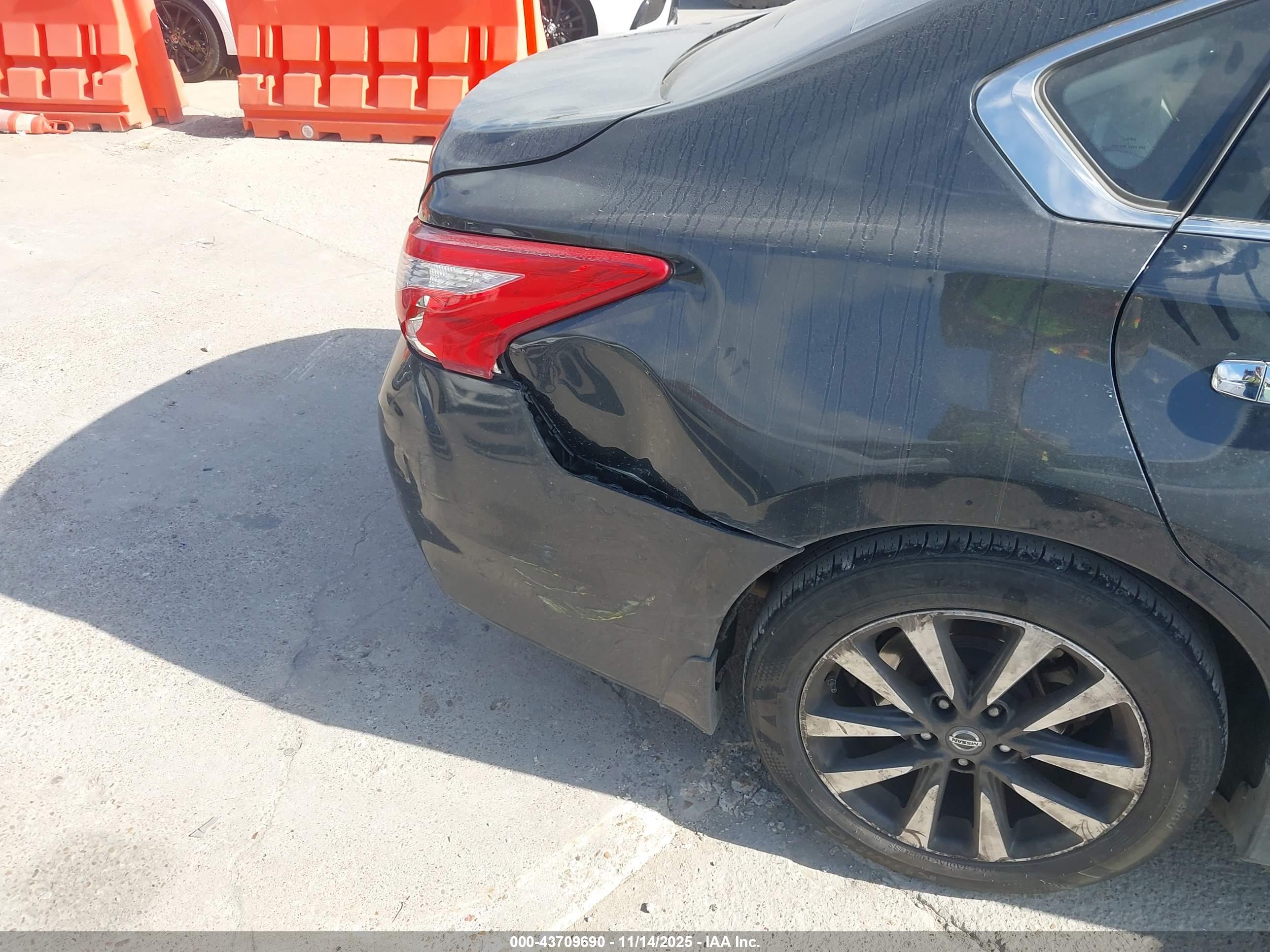 NISSAN ALTIMA image 6