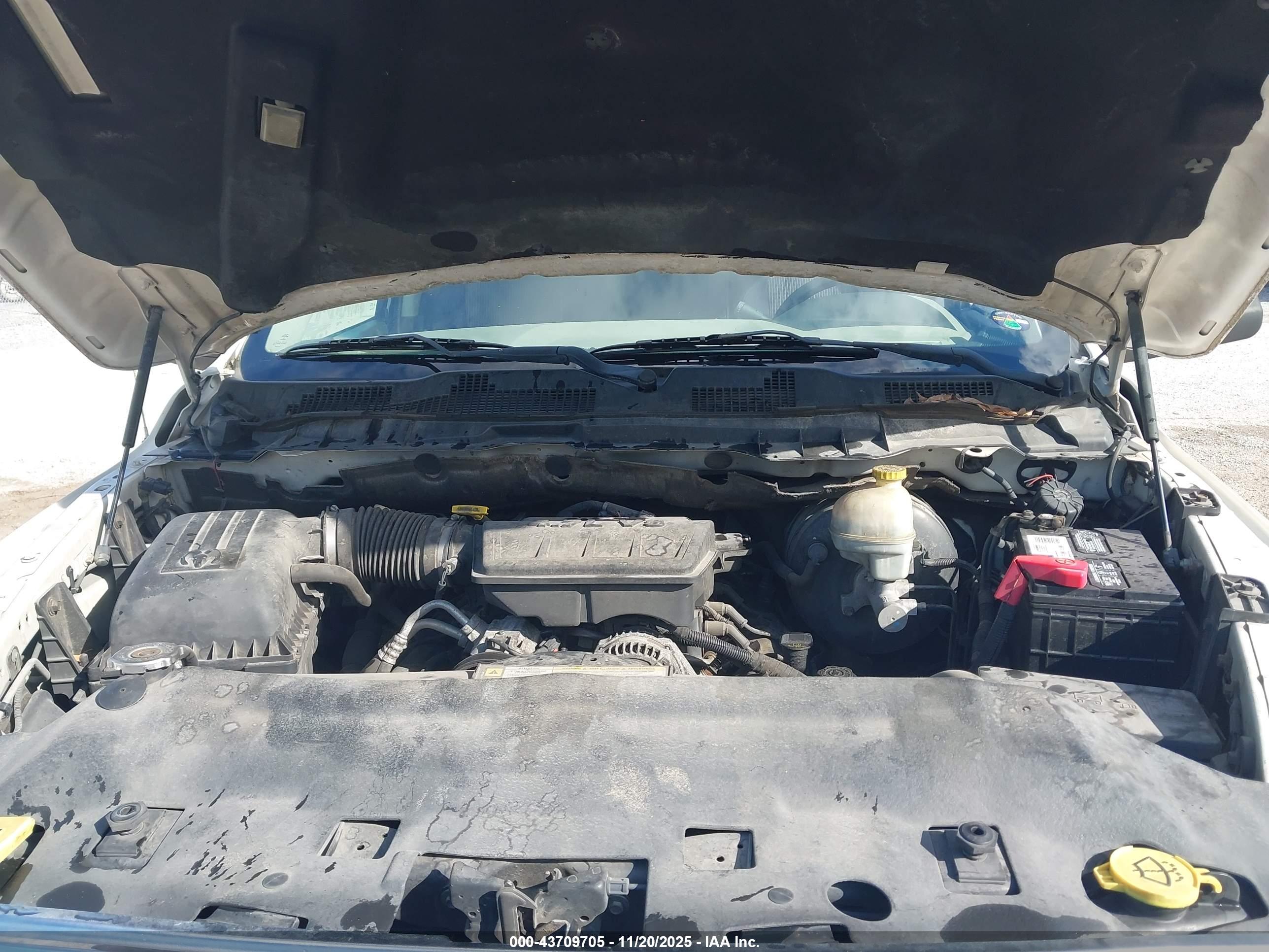DODGE RAM image 10