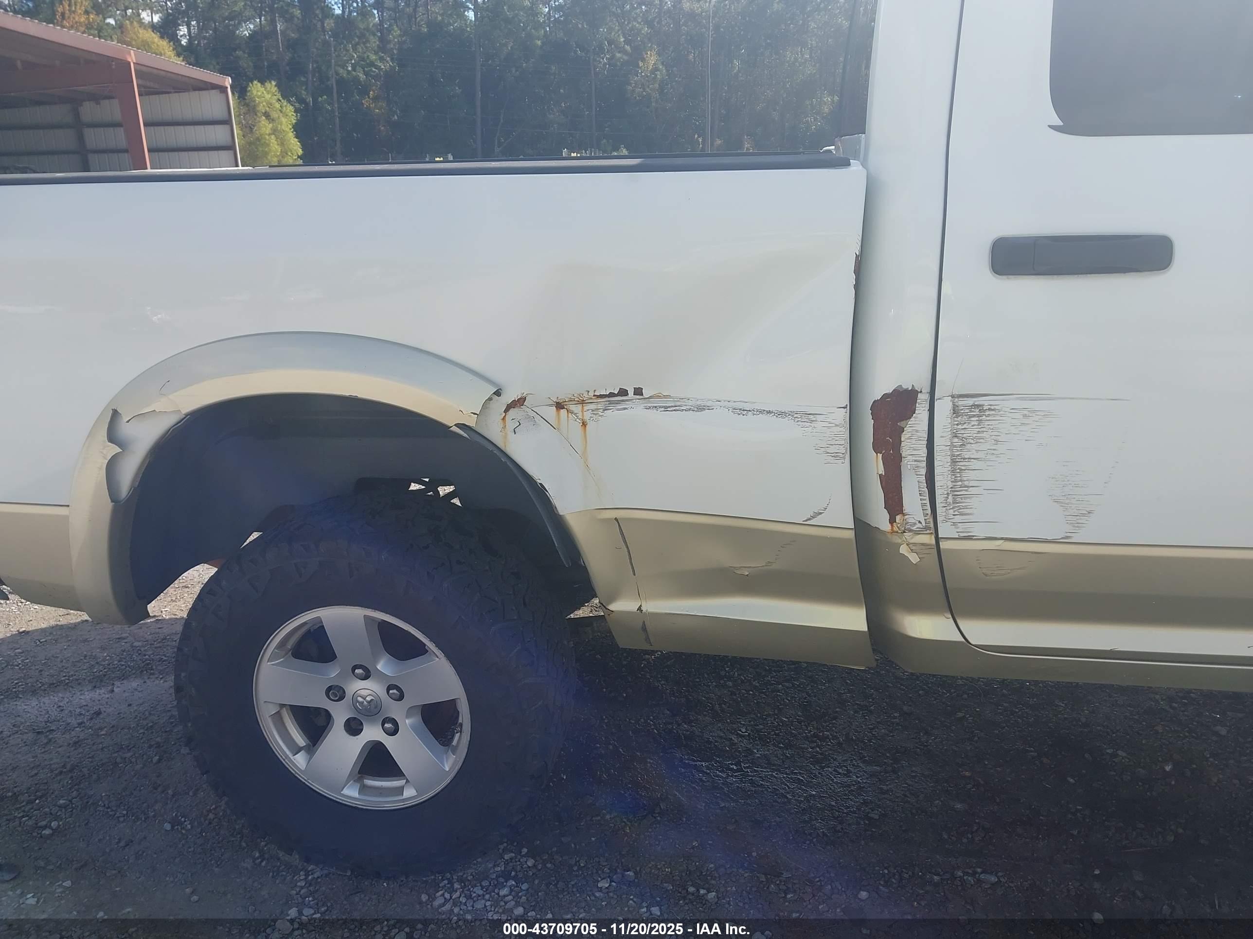 DODGE RAM image 6