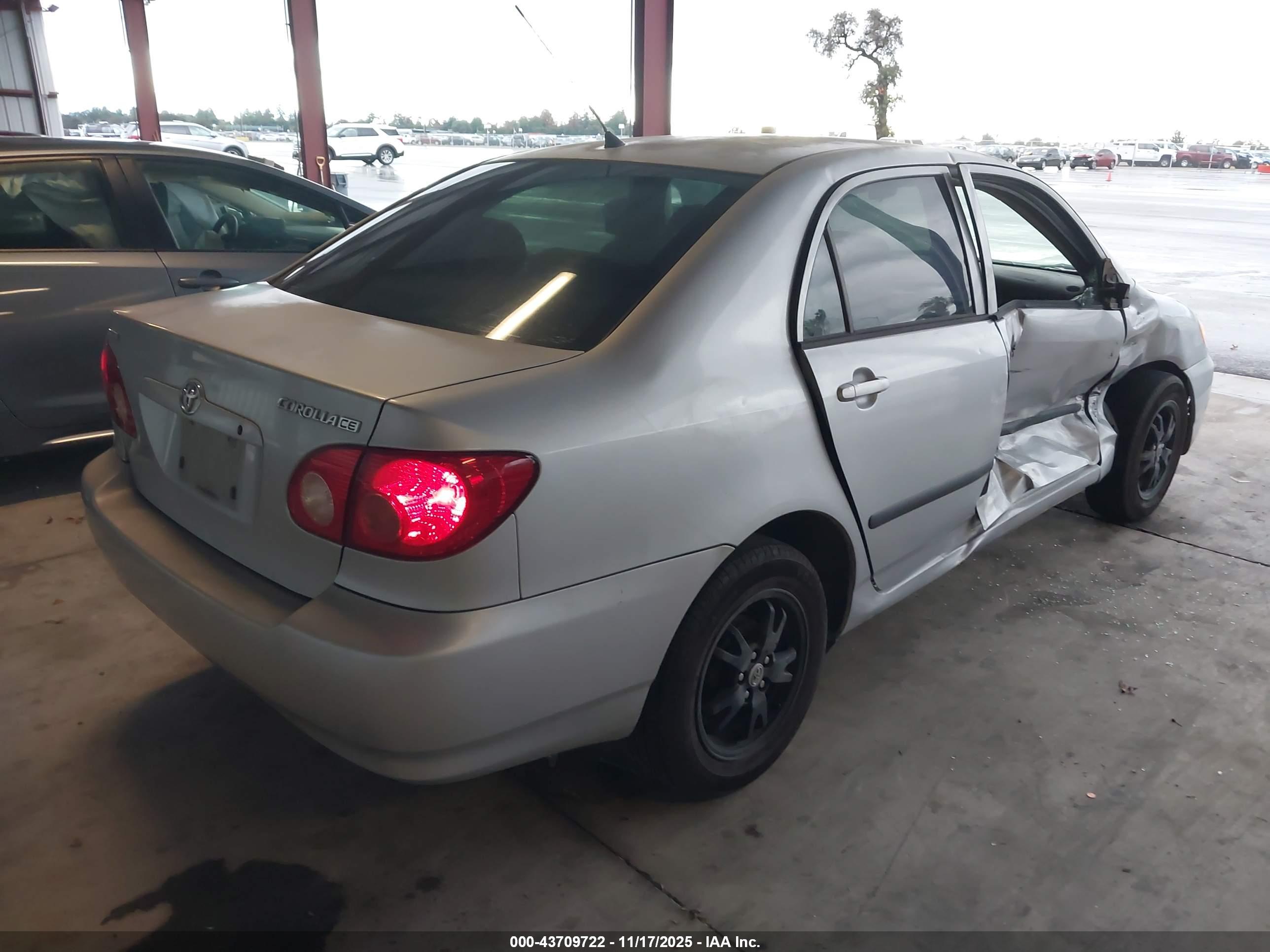 TOYOTA COROLLA image 4