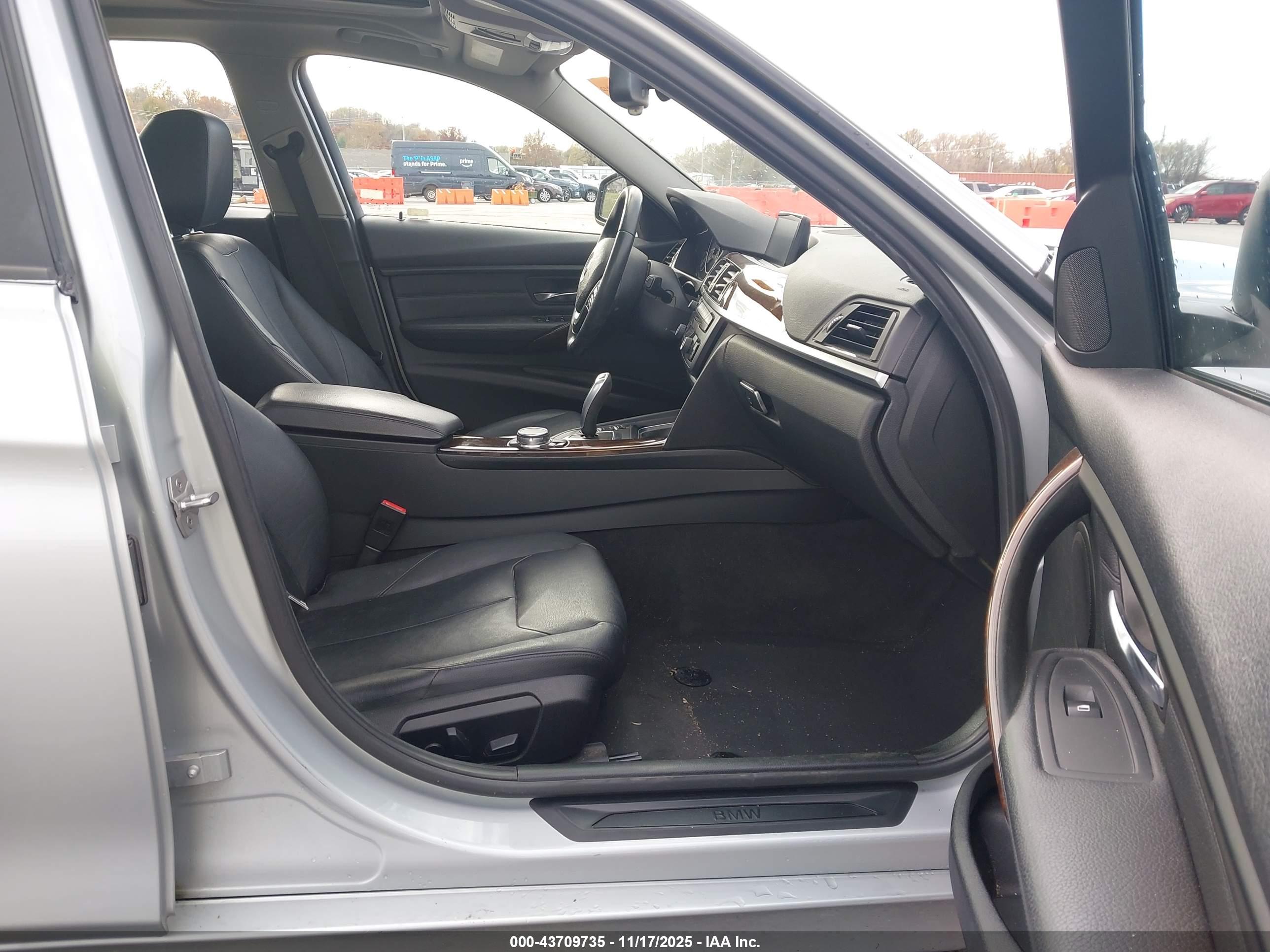 BMW 328I image 5