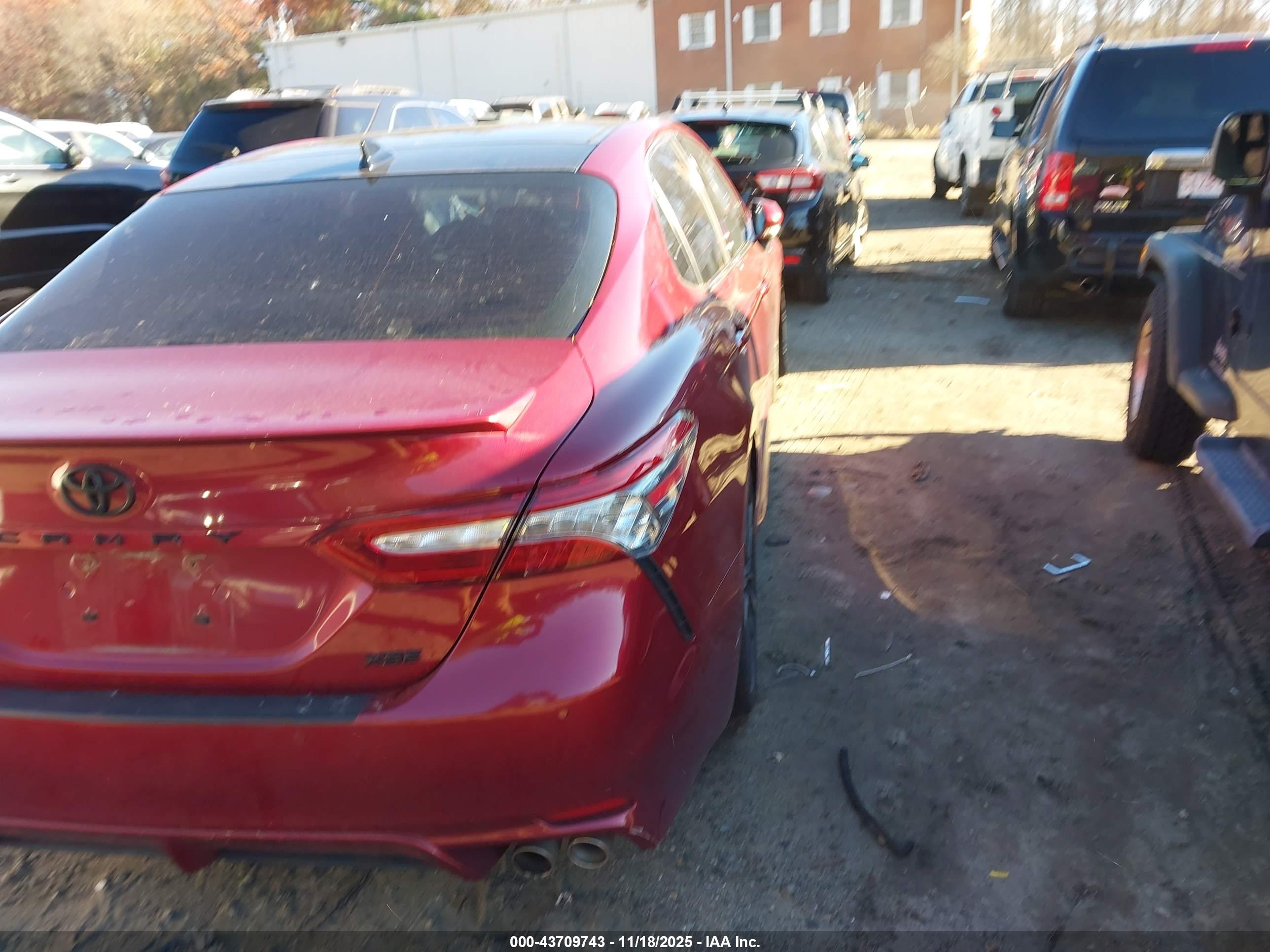 TOYOTA CAMRY image 4