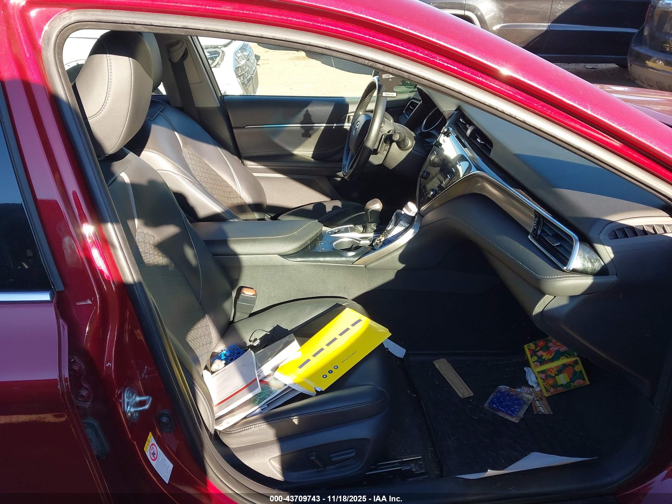 TOYOTA CAMRY image 5