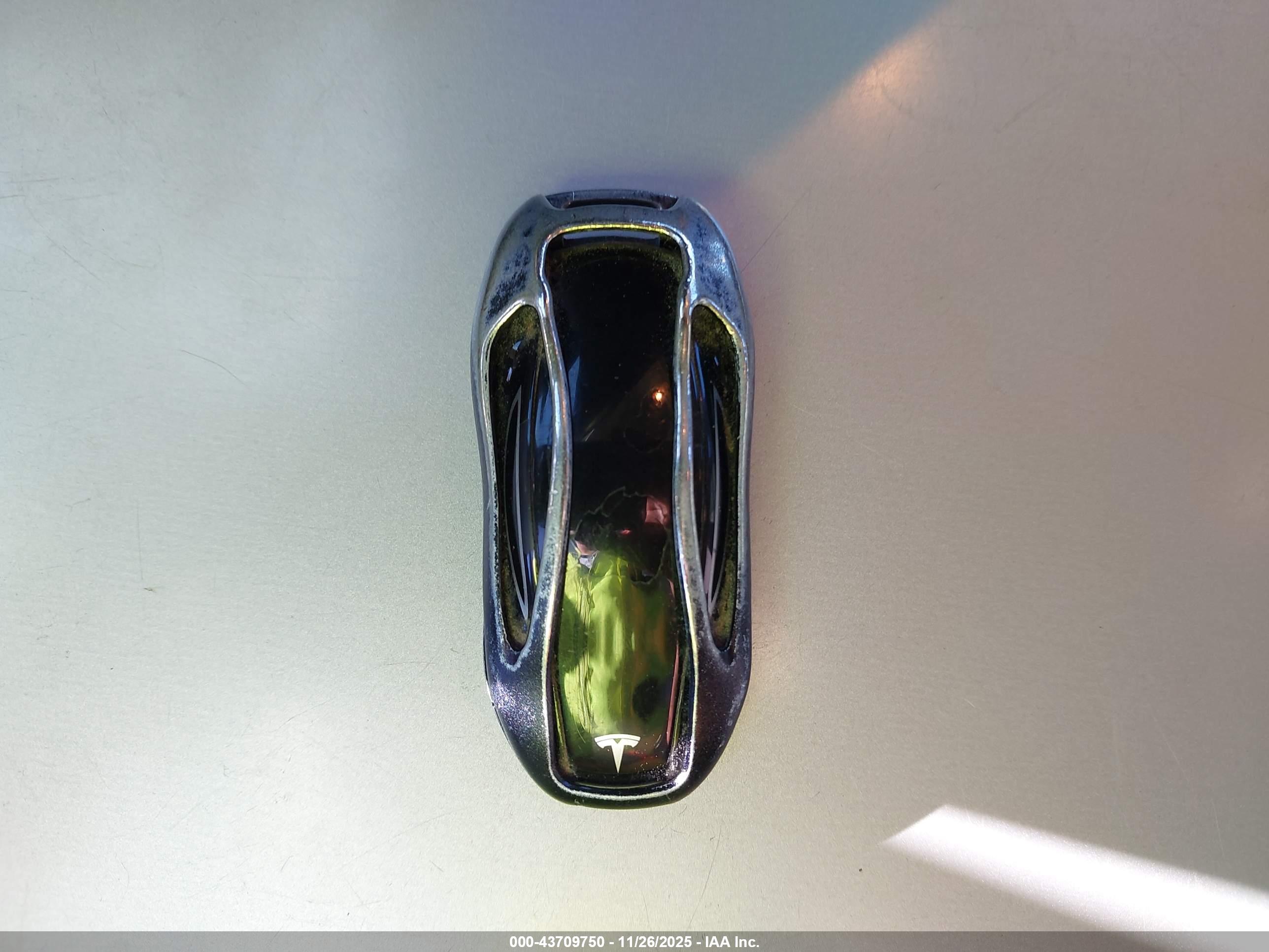 TESLA MODEL image 11