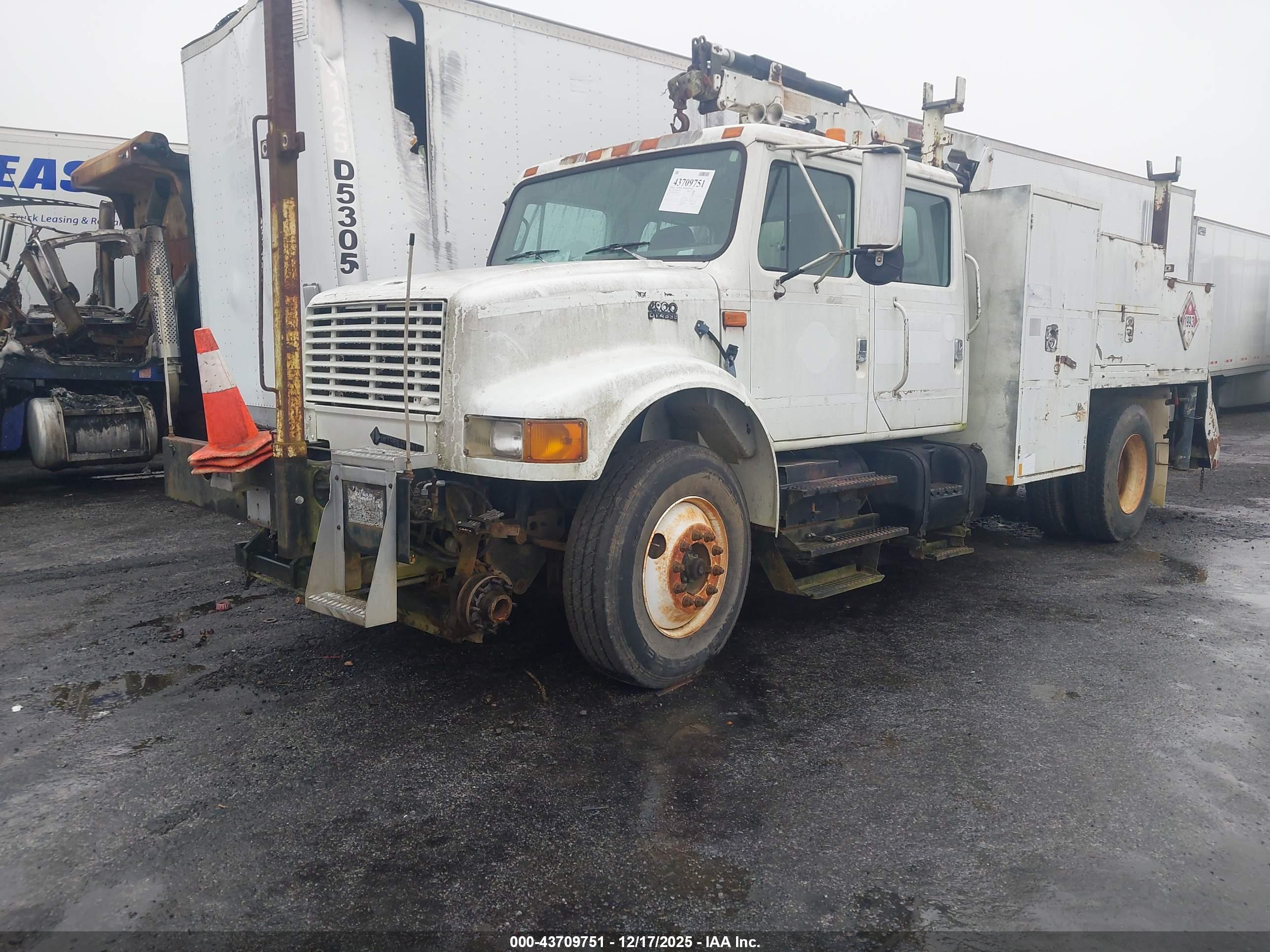 INTERNATIONAL 4000 image 2
