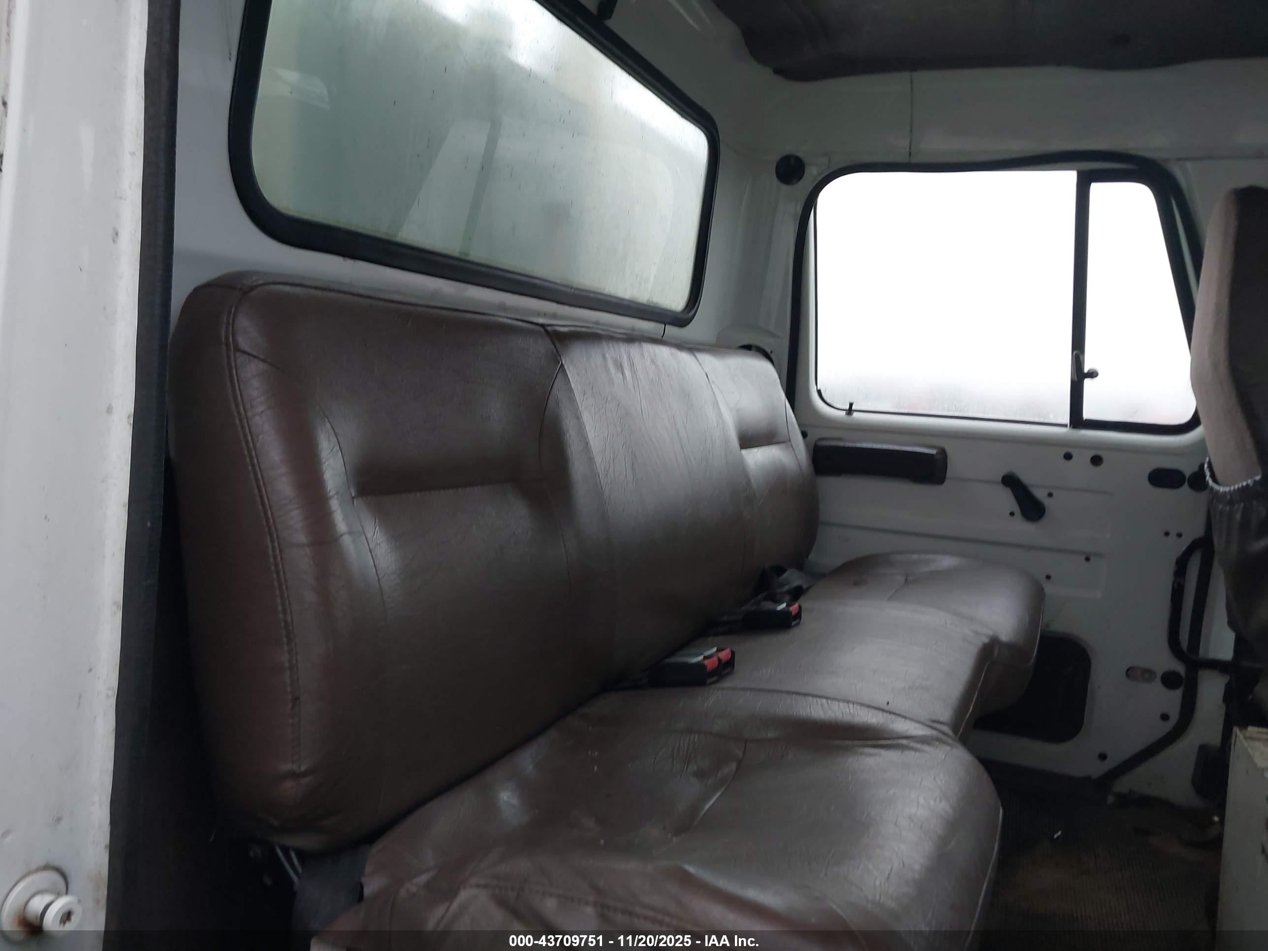 INTERNATIONAL 4000 image 8