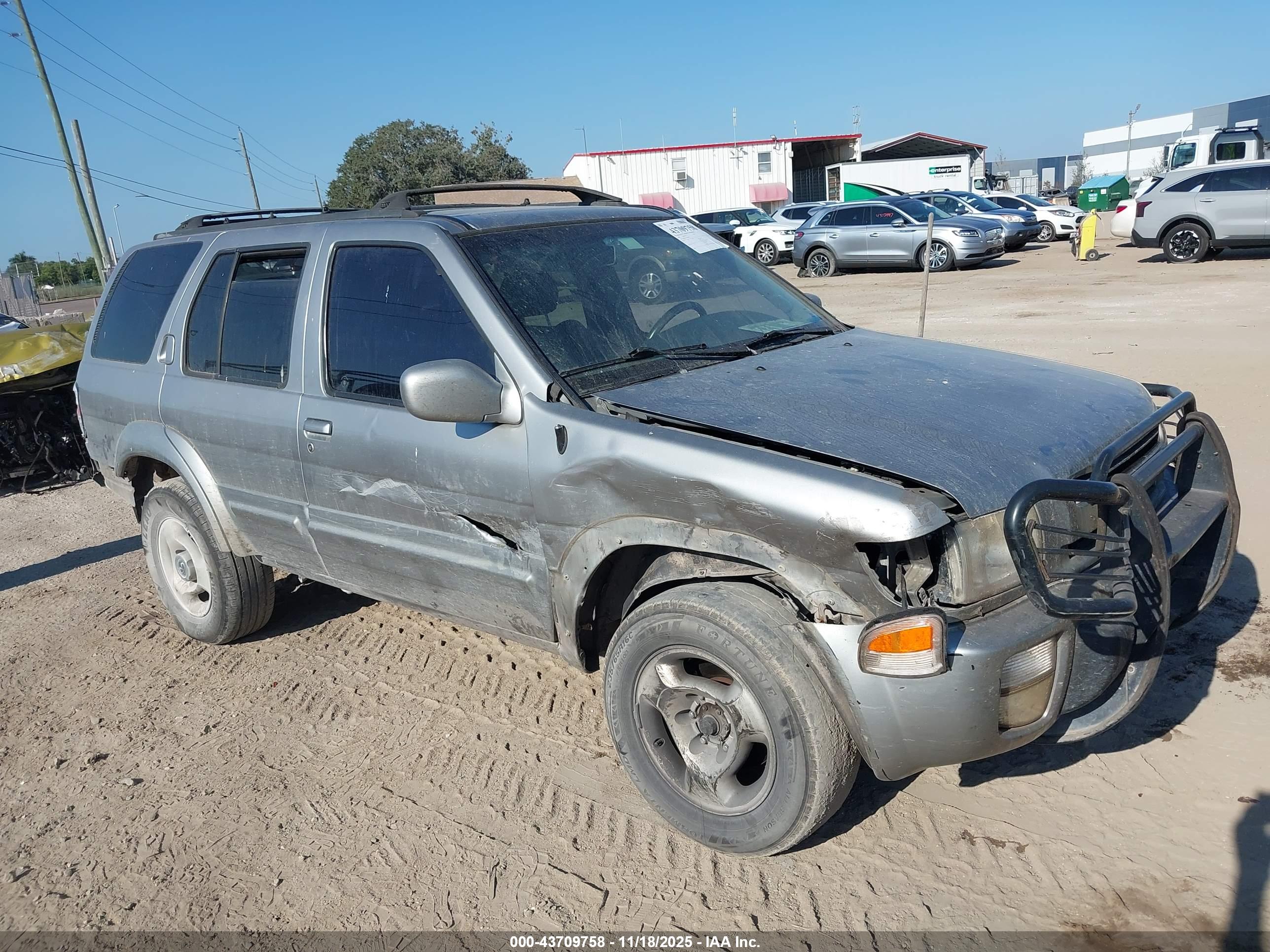 INFINITI QX4 image 6