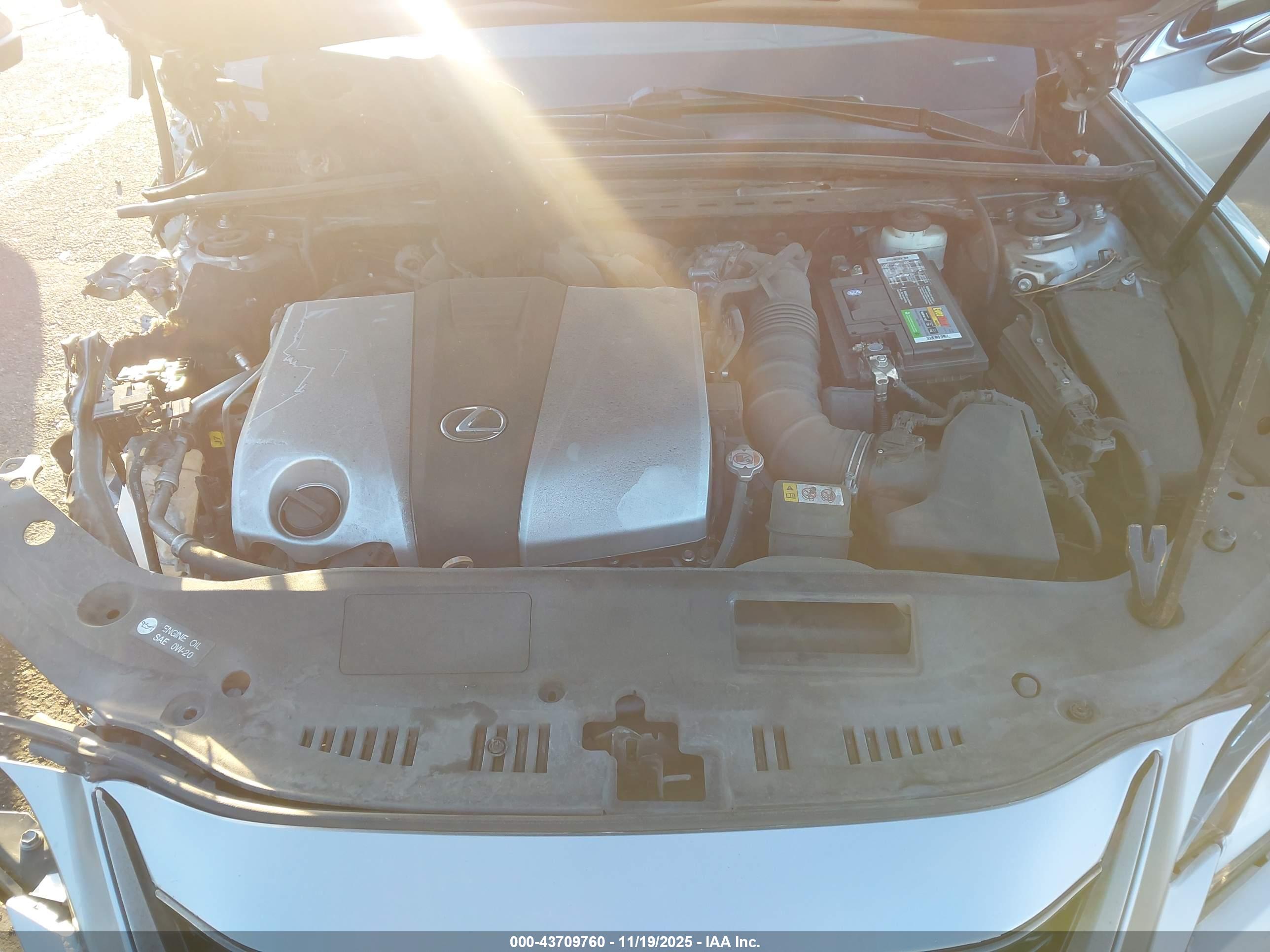 LEXUS ES image 10
