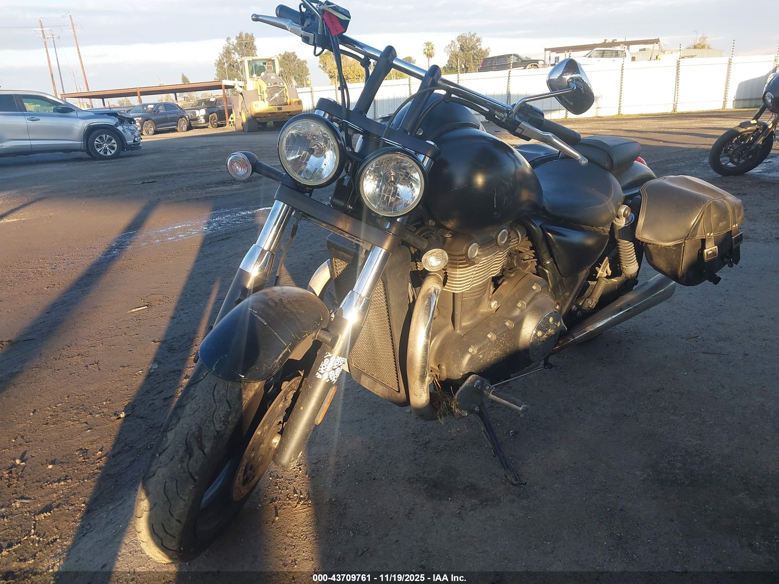 TRIUMPH MOTORCYCLE image 2