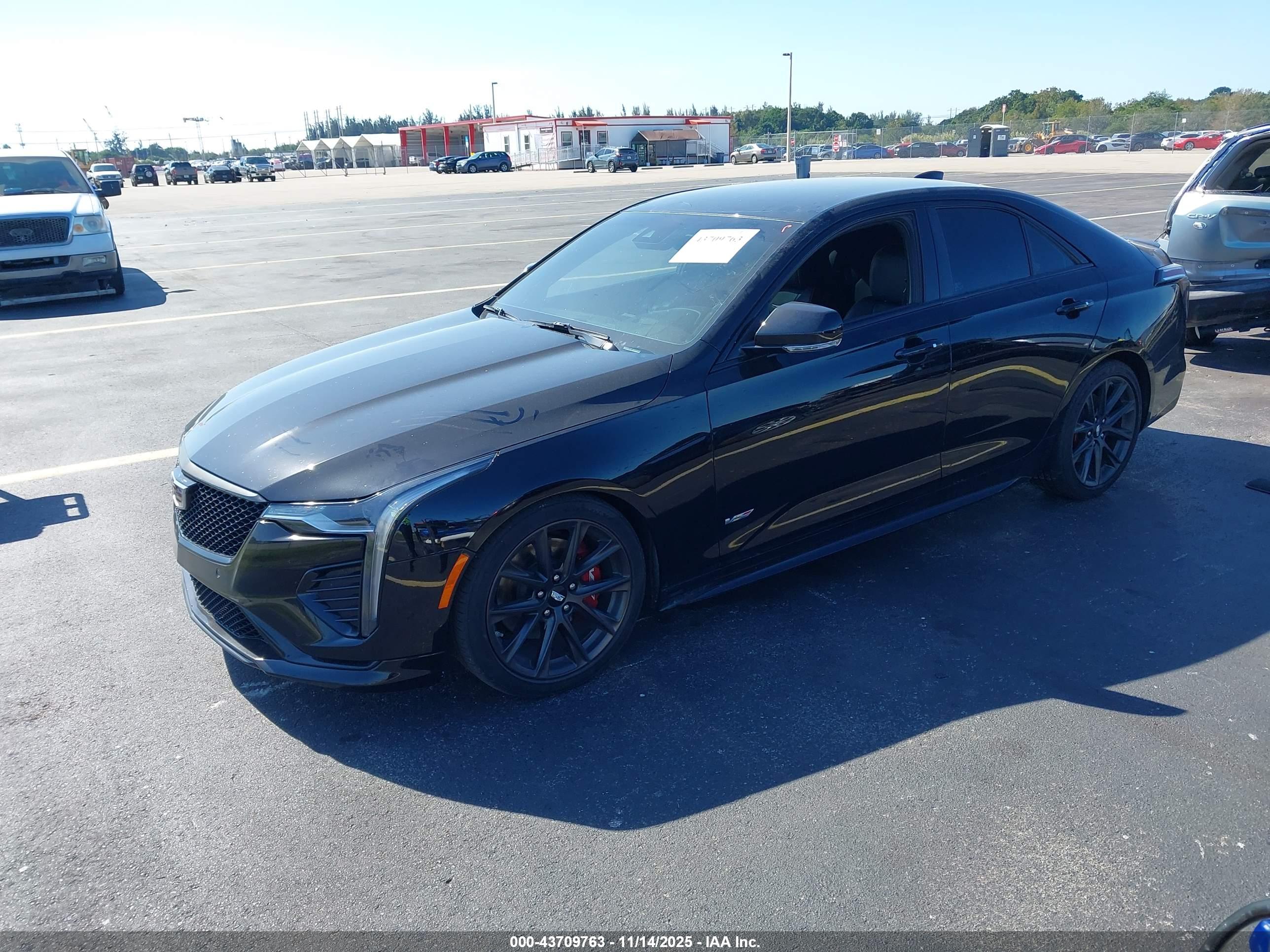 CADILLAC CT4-V image 2