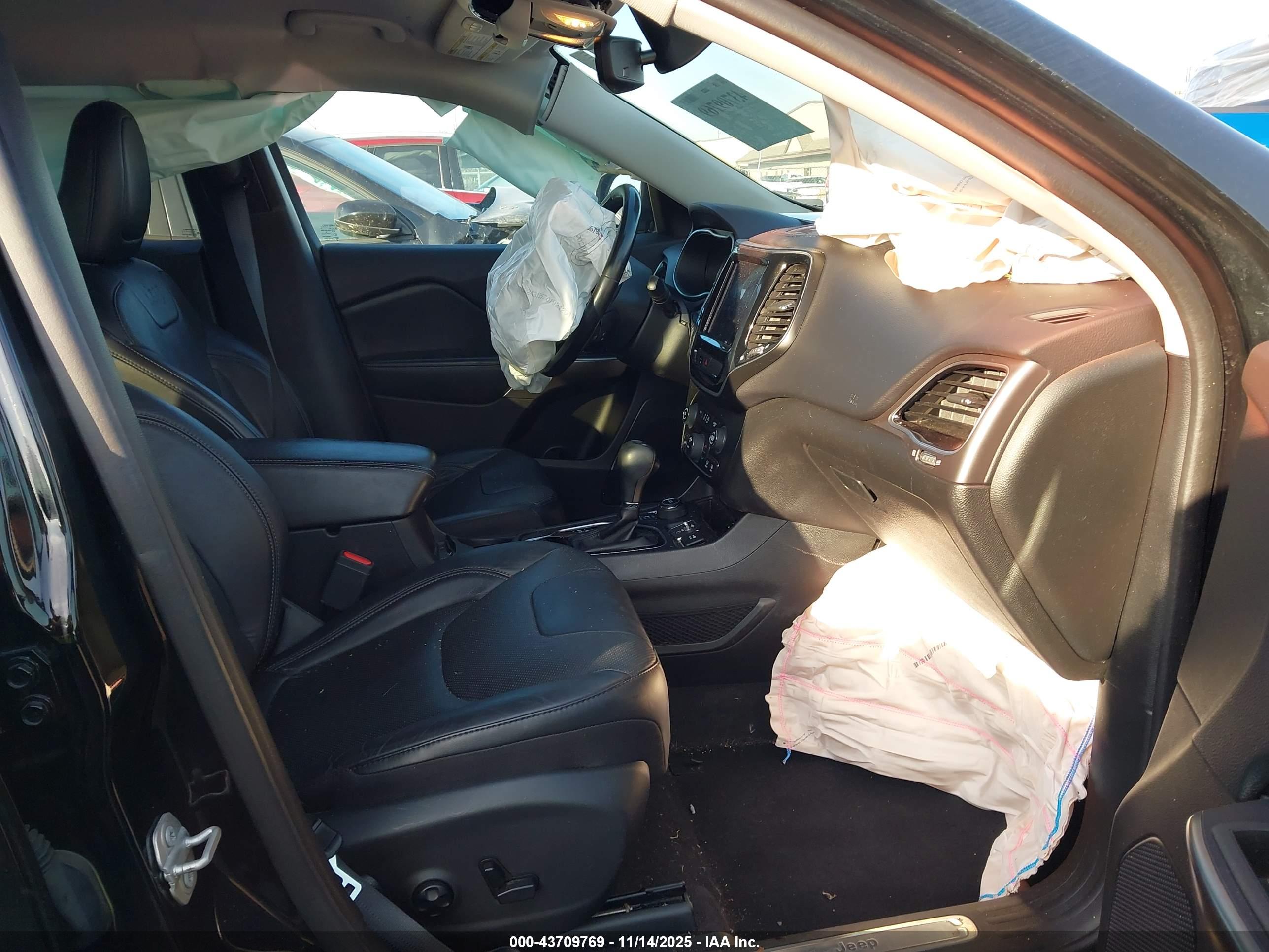 JEEP CHEROKEE image 5
