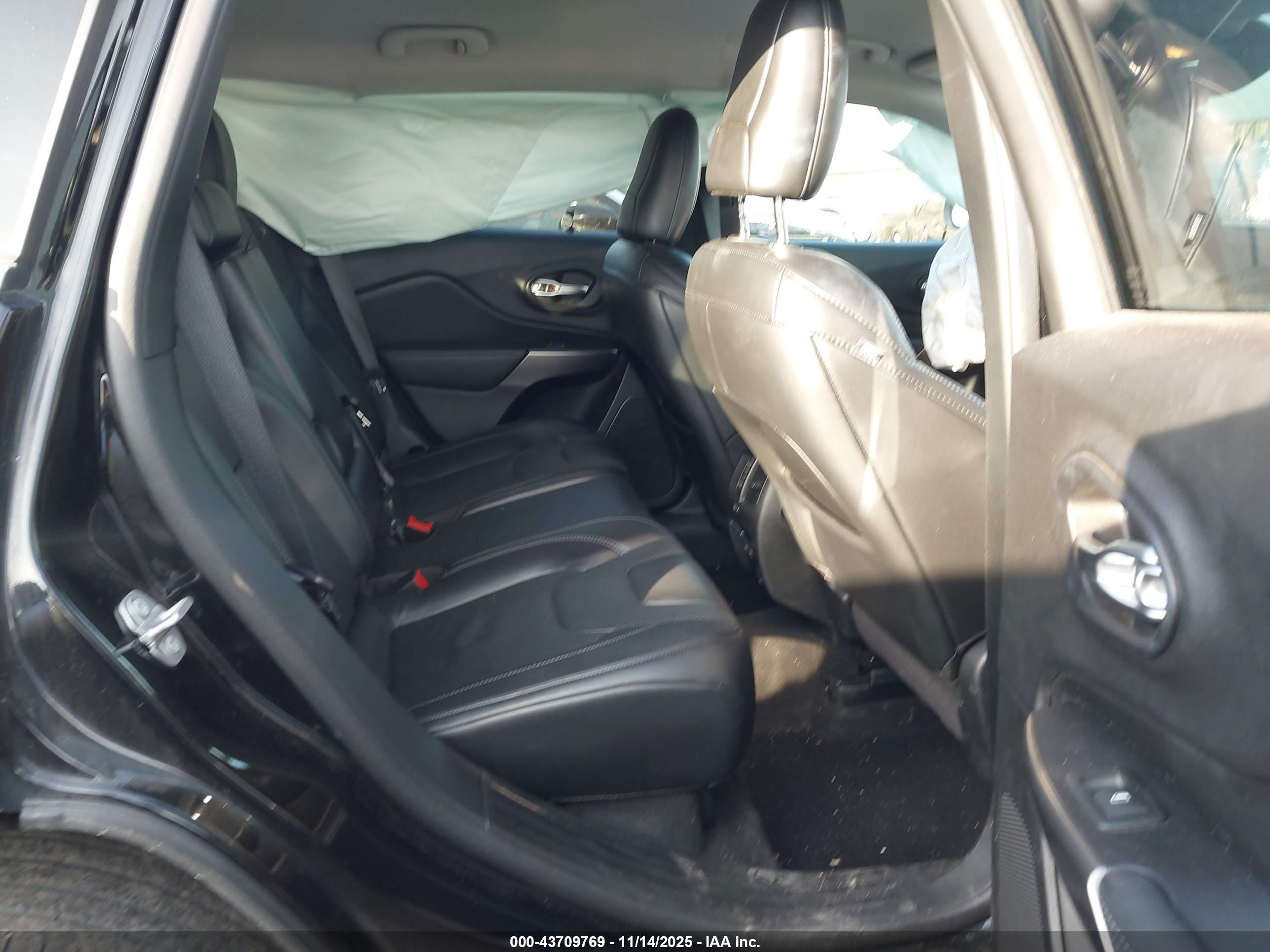 JEEP CHEROKEE image 8