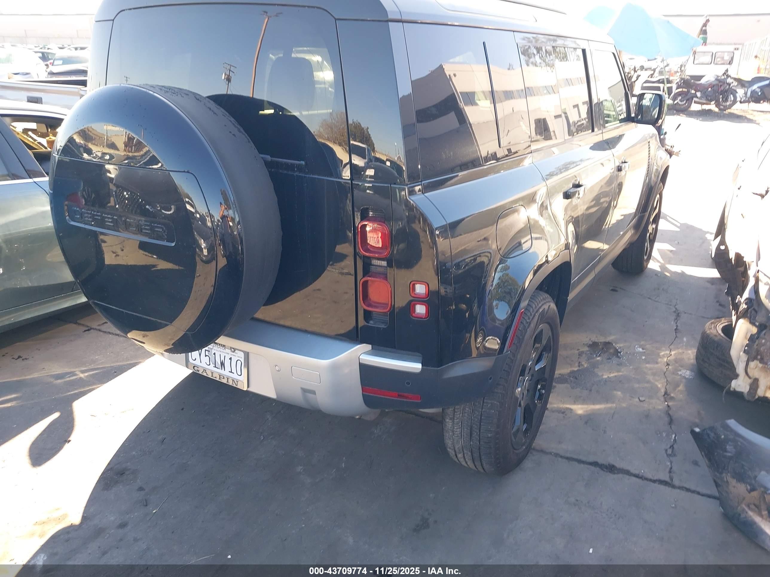 LAND ROVER image 4
