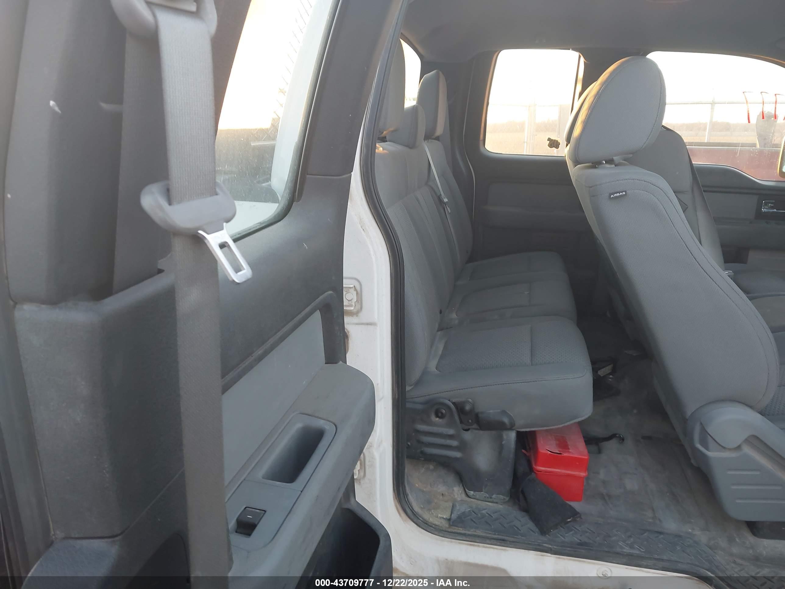 FORD F-150 image 8