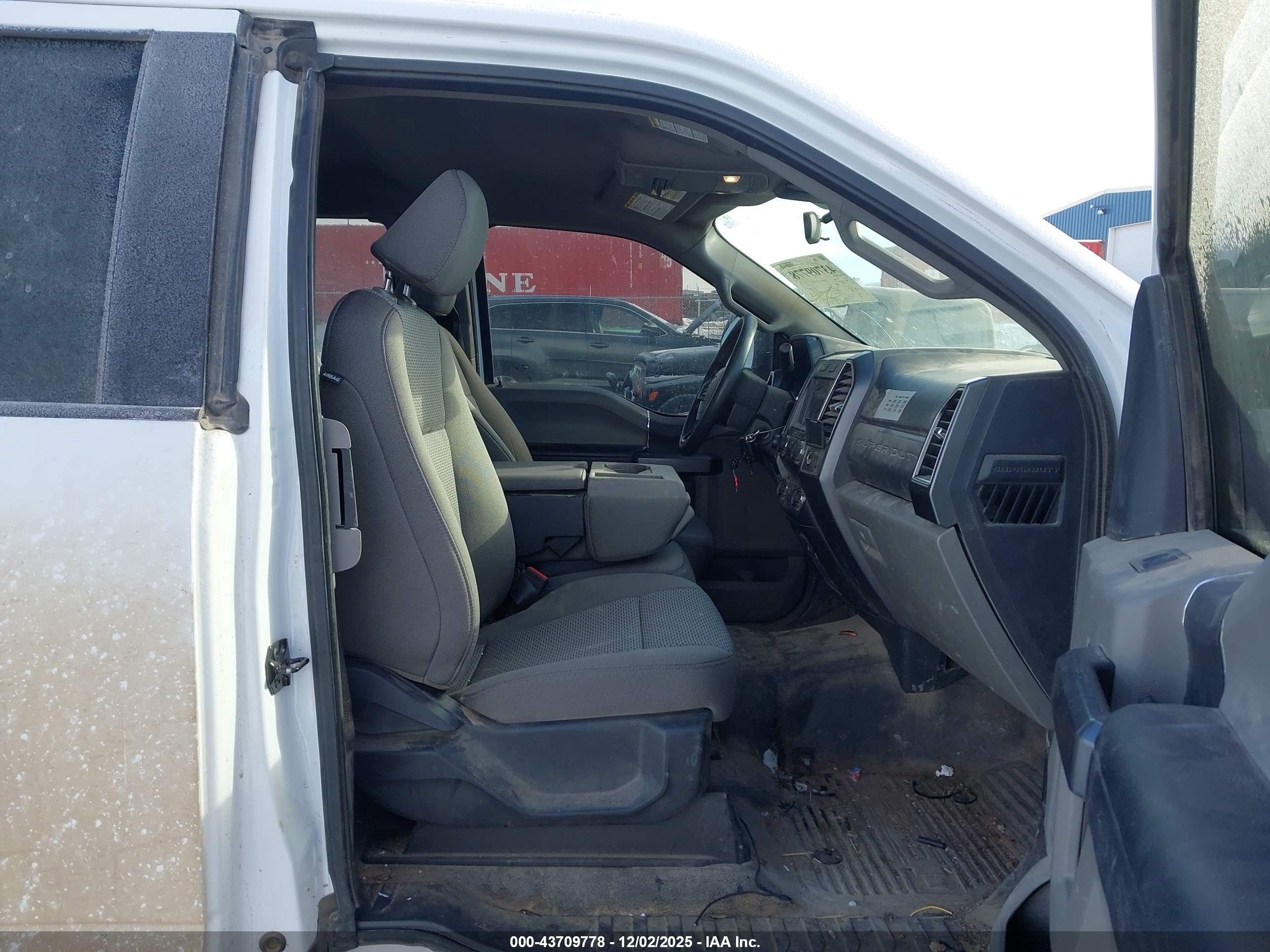 FORD SUPER image 5