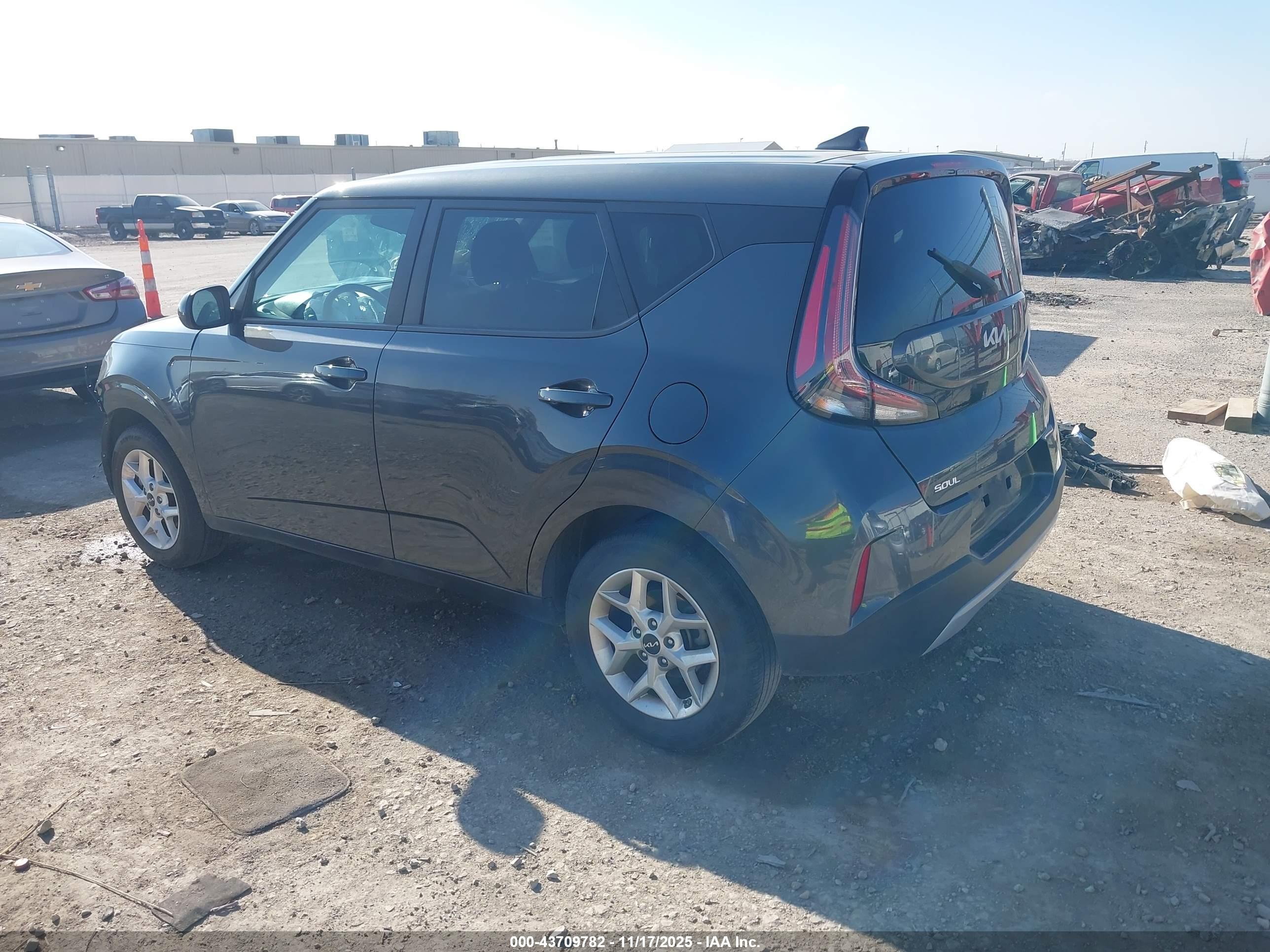 KIA SOUL image 3