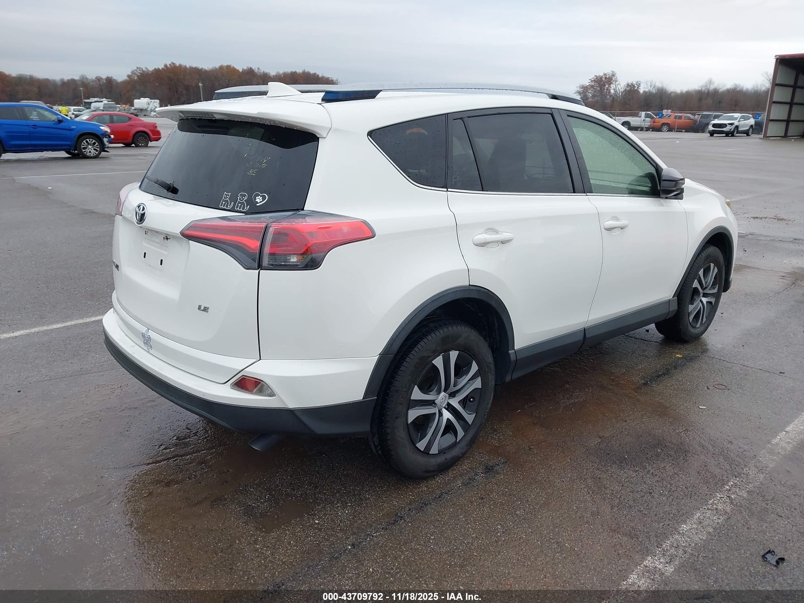 TOYOTA RAV4 image 4