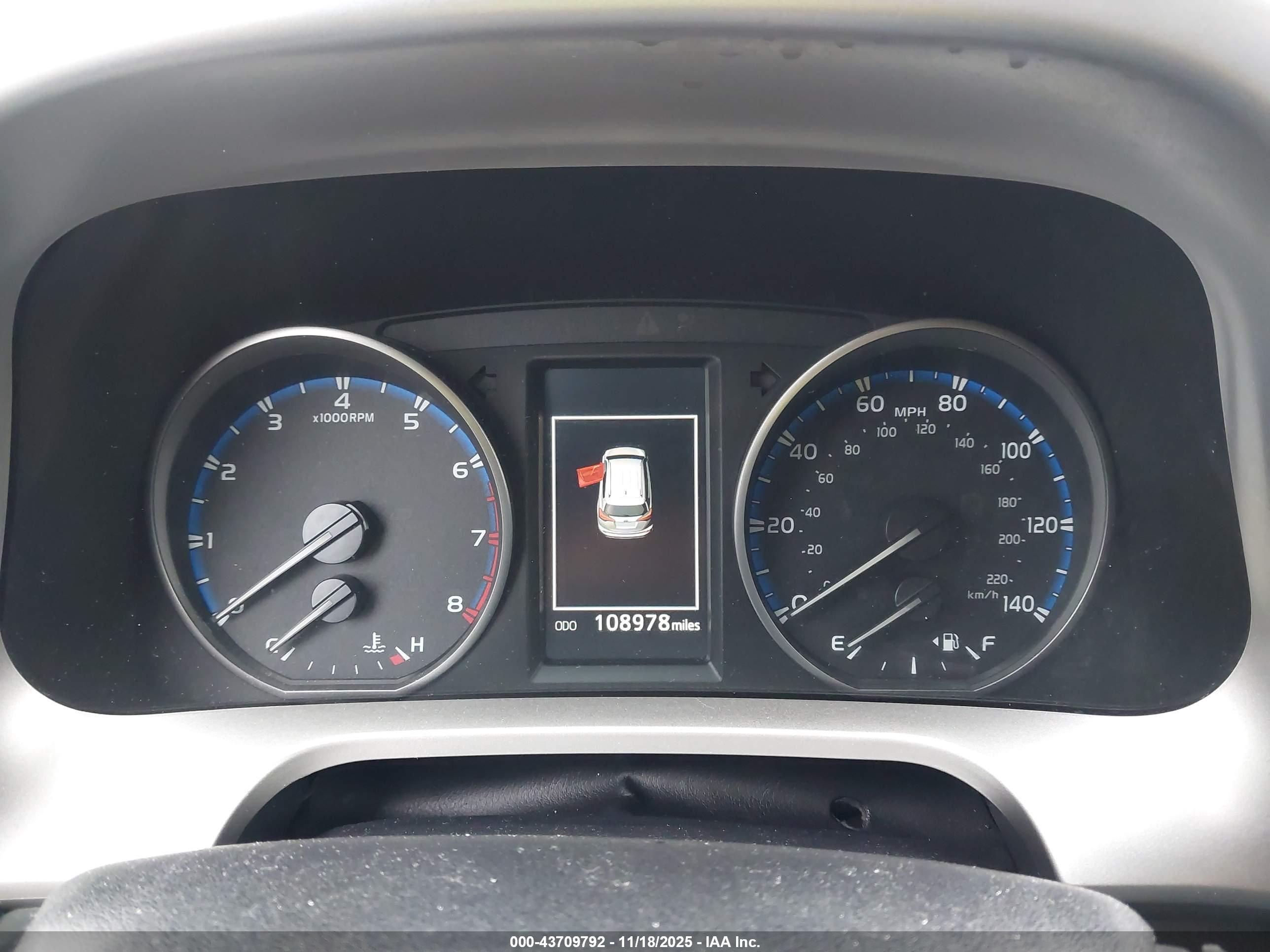 TOYOTA RAV4 image 7