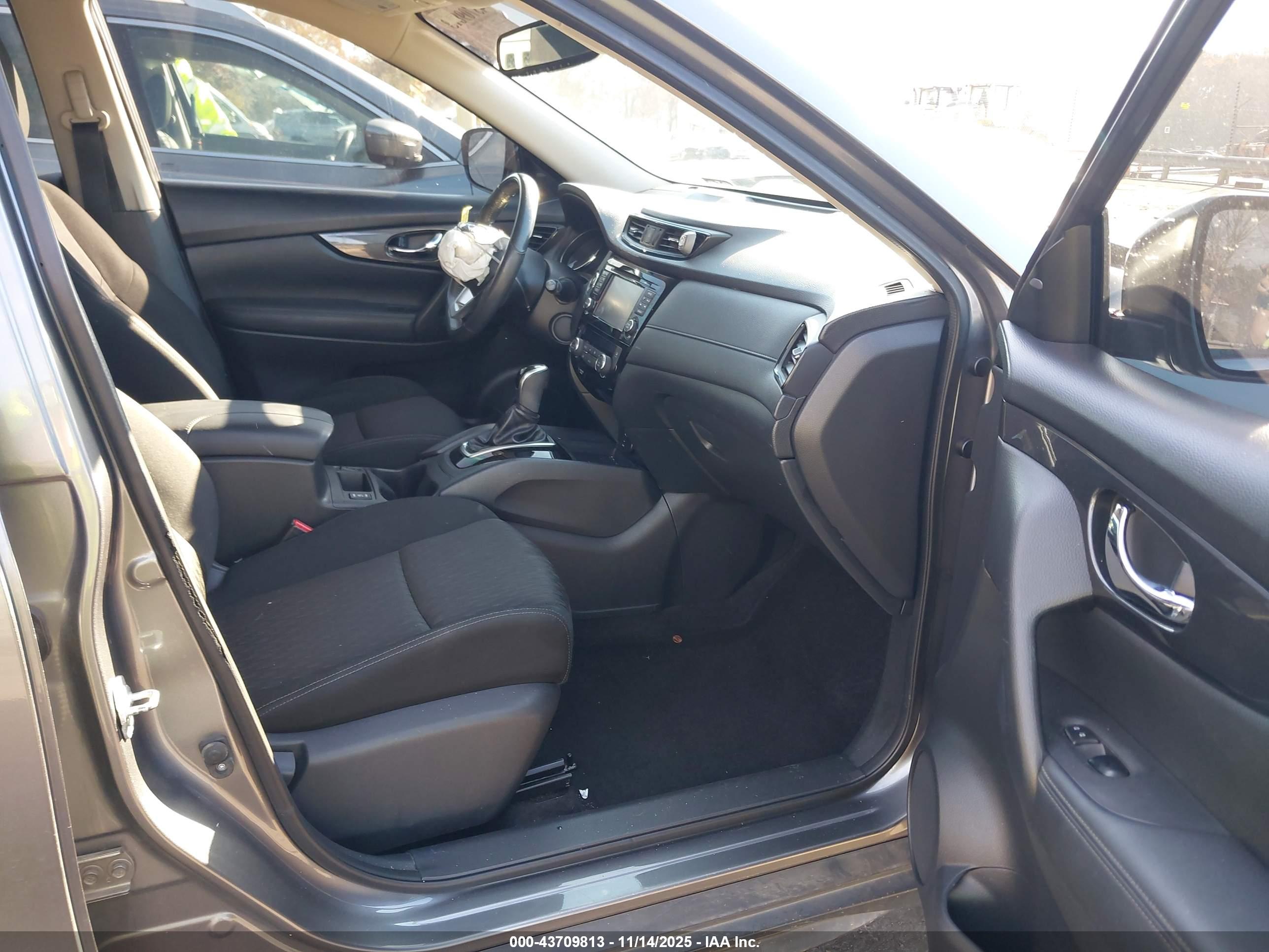 NISSAN ROGUE image 5