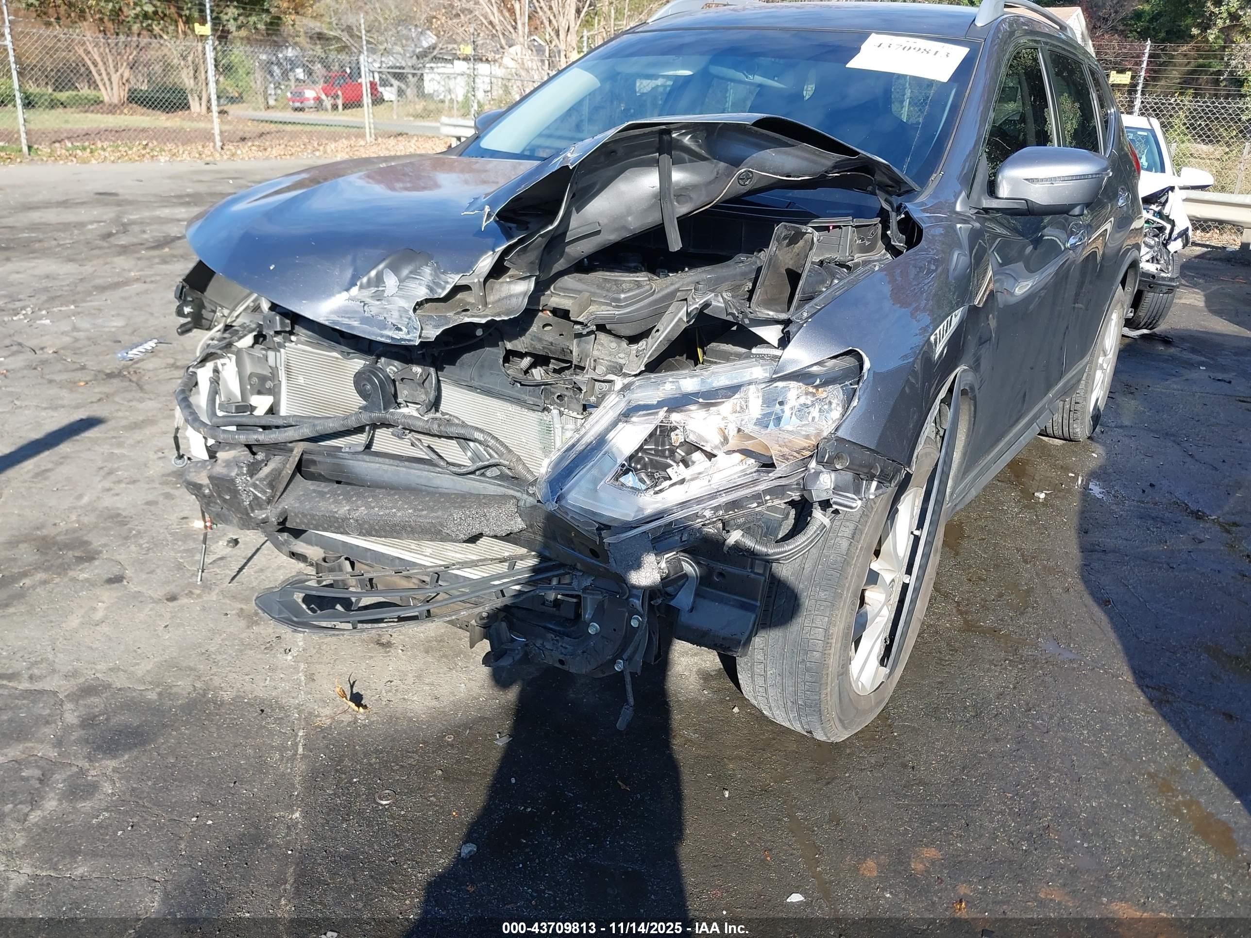 NISSAN ROGUE image 6