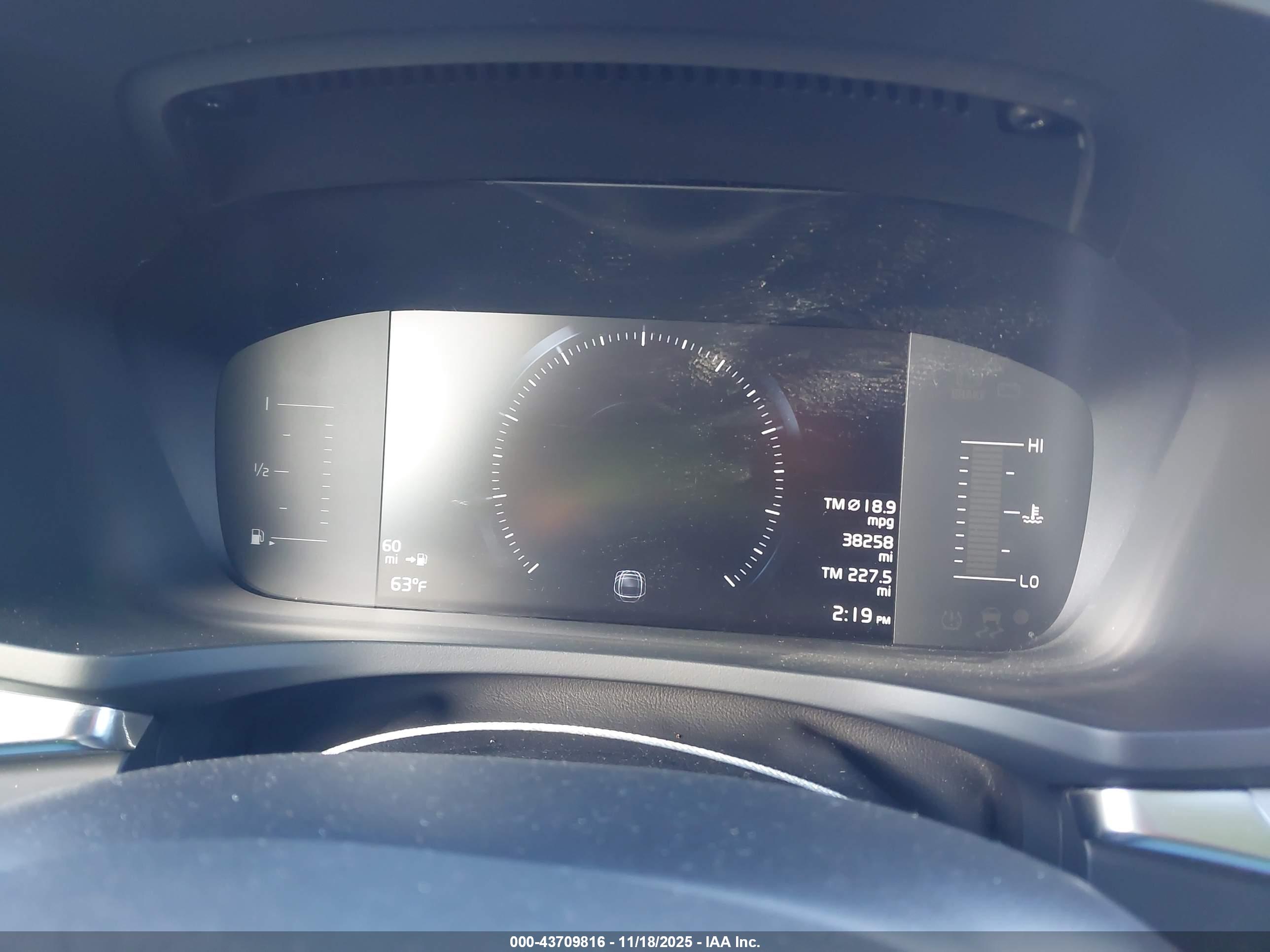 VOLVO S60 image 7