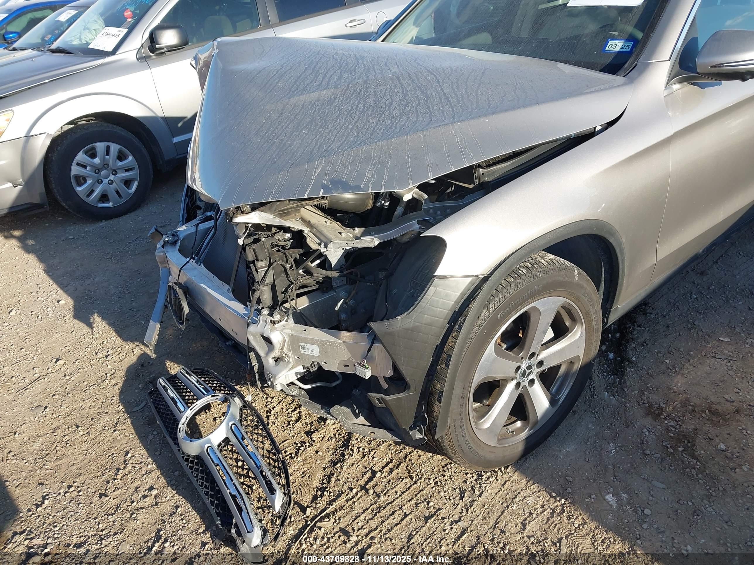 MERCEDES-BENZ GLC image 6