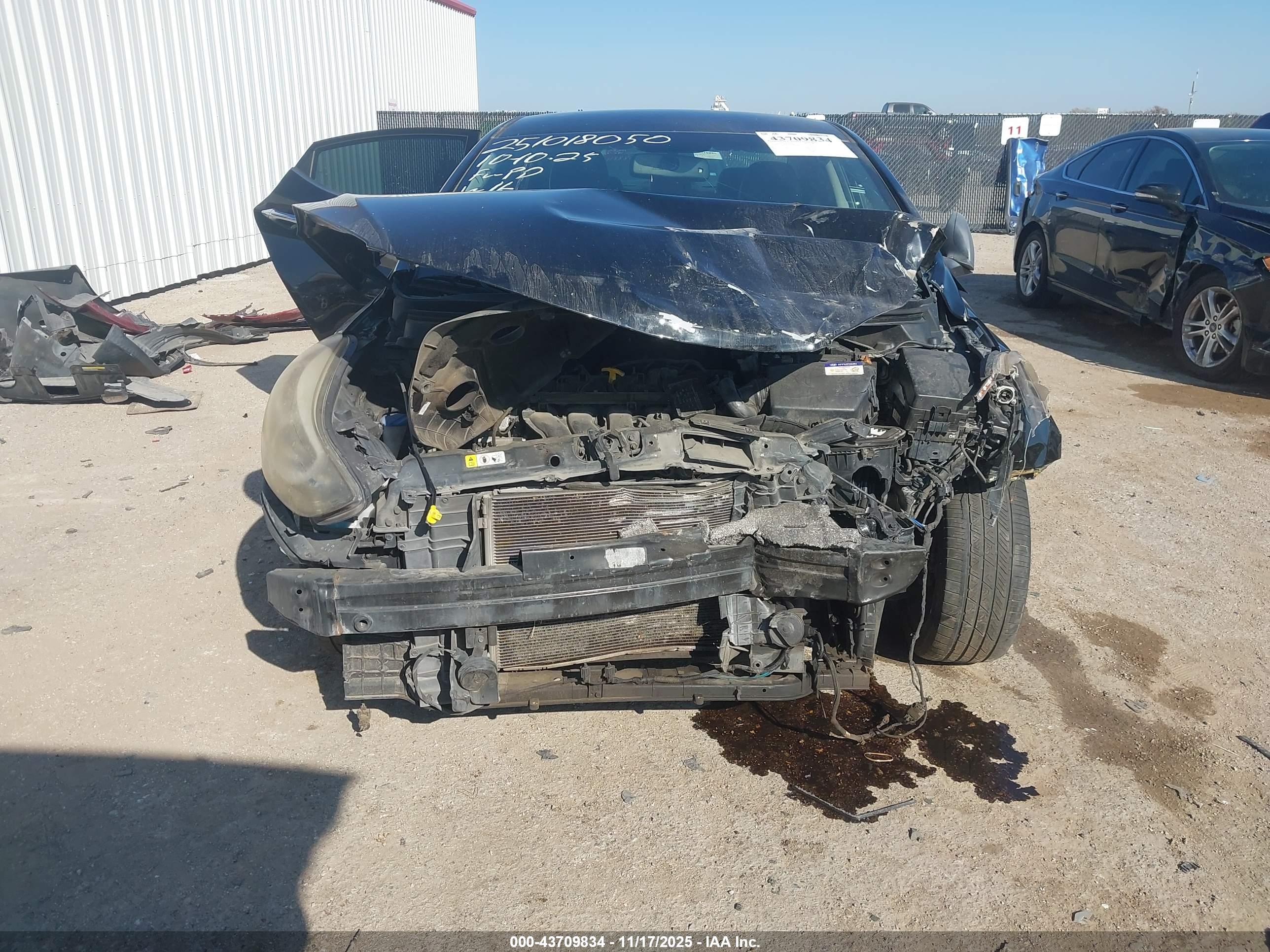 HYUNDAI ELANTRA image 6