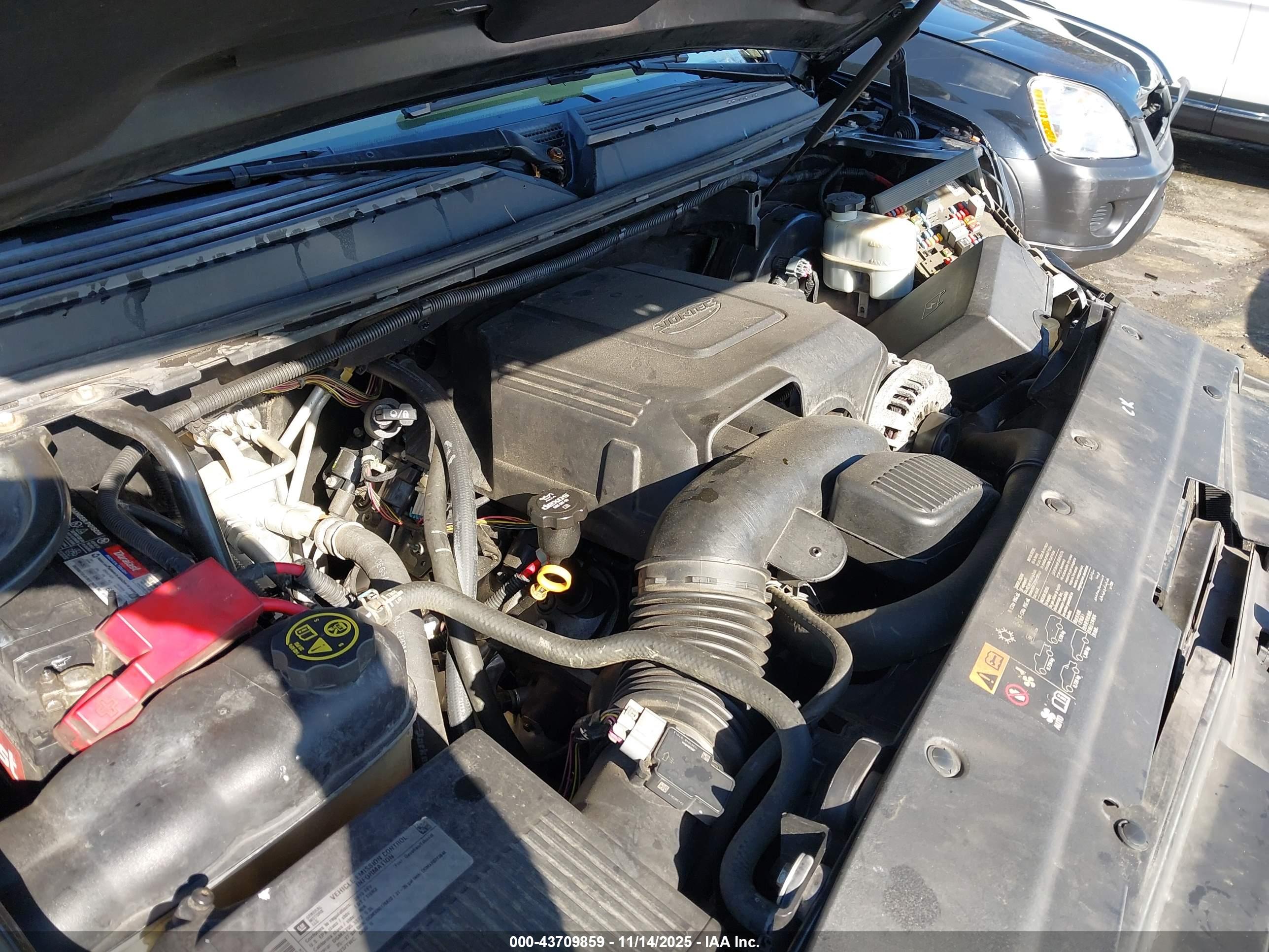GMC YUKON image 10